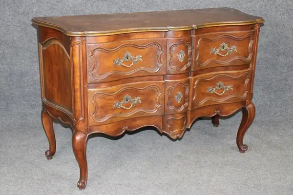 Fine Quality Carved Walnut Baker Furniture French Louis XV Style Commode Dresser - Image 2