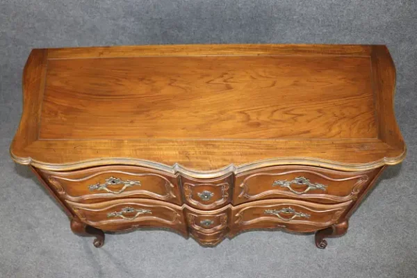 Fine Quality Carved Walnut Baker Furniture French Louis XV Style Commode Dresser - Image 4