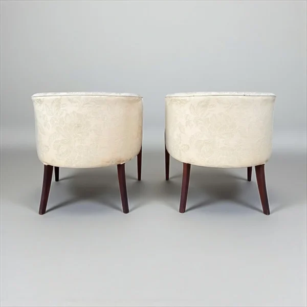 Pair of Vintage Mid-Century Modern Barrel Armchairs -Cream Jacquard & Walnut - Image 5