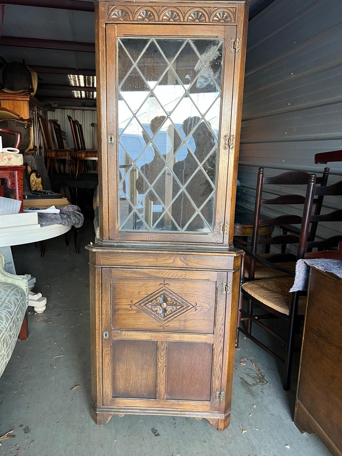 Oak Corner Cabinet with Diamond Leaded Glass in English Tudor Revival Style - Image 4