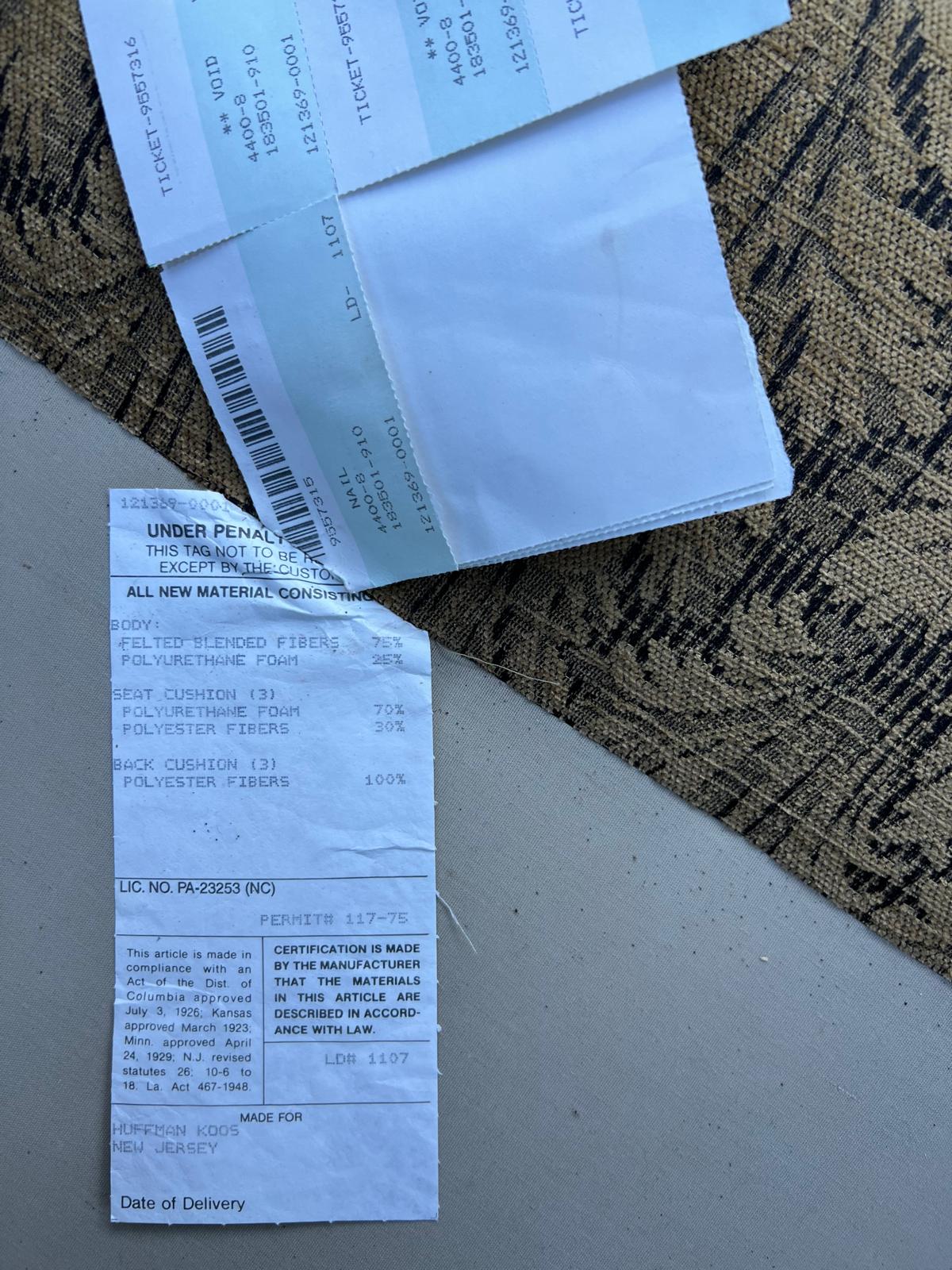 Vintage Custom Upholstered Traditional Rolled Arm Sofa with Decorative Pillows - Image 5