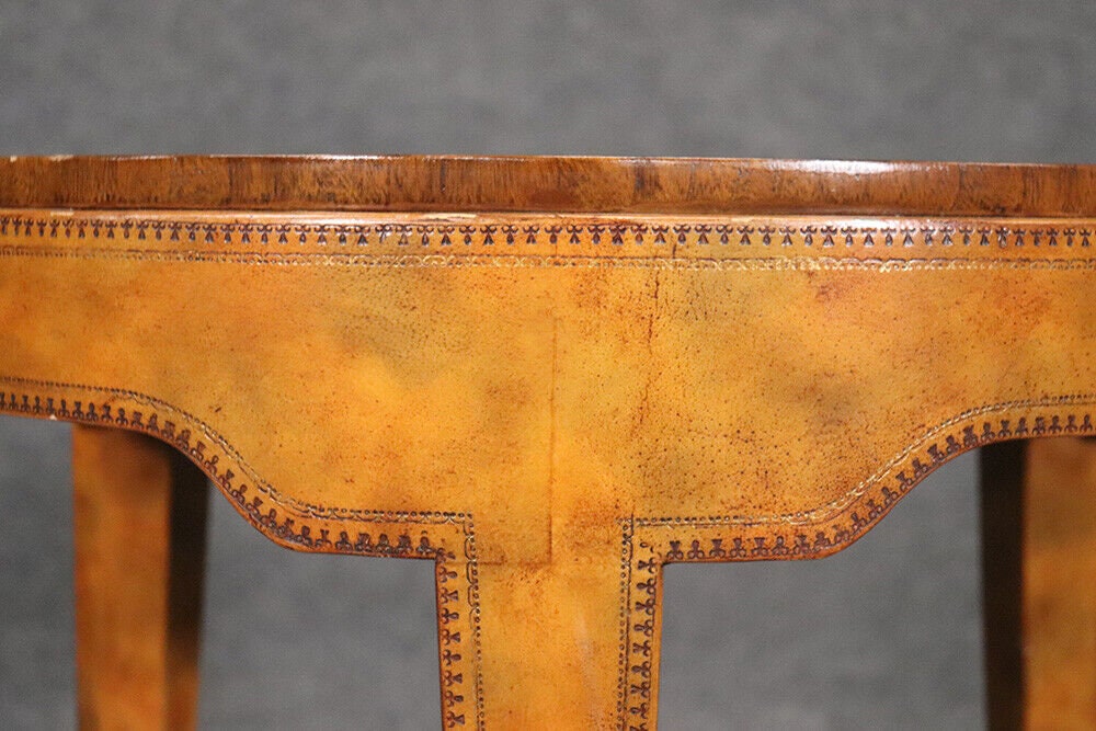 English Georgian Style Inlaid Circular Round End Table, Occasional Table - Image 7