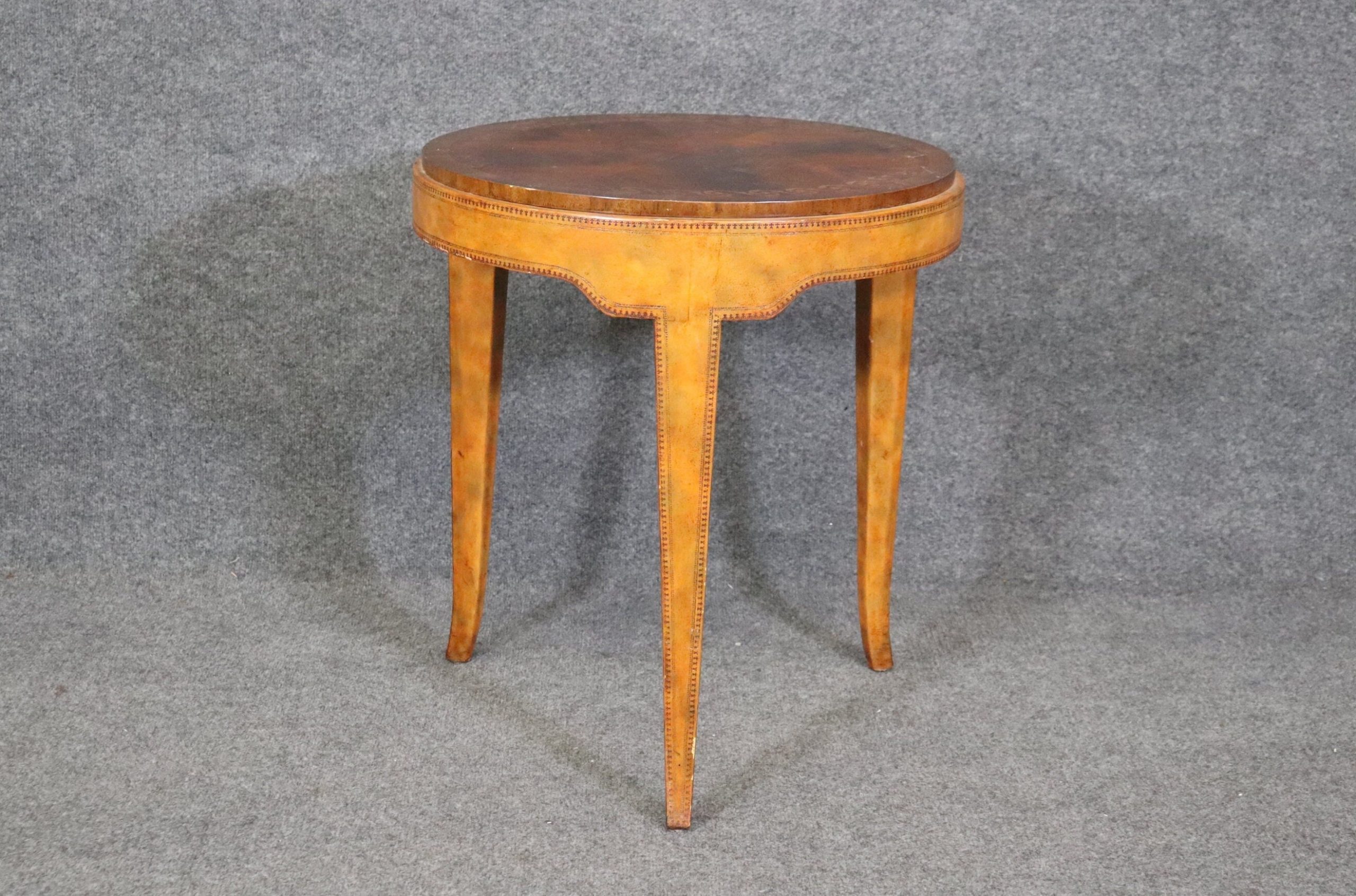 English Georgian Style Inlaid Circular Round End Table, Occasional Table