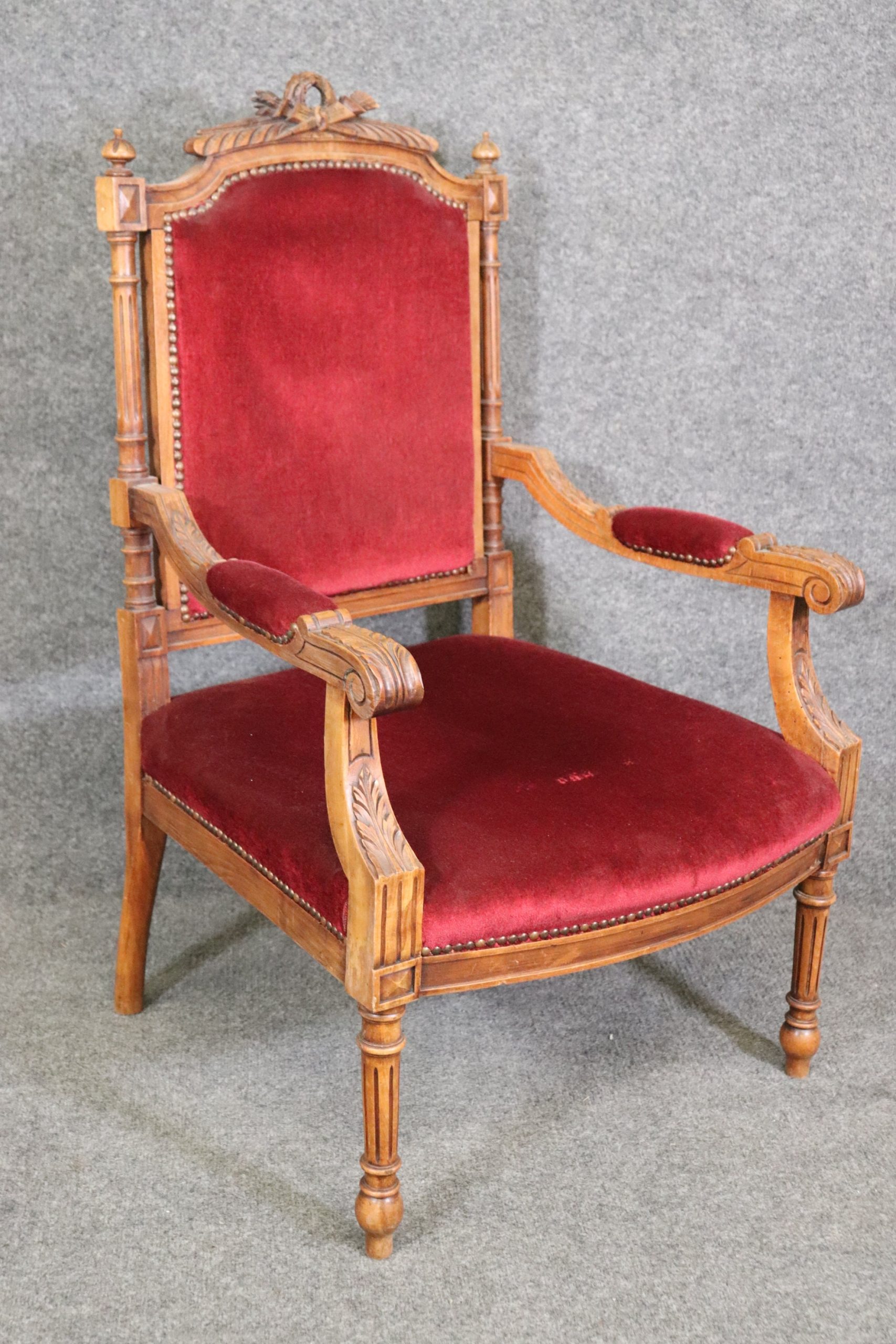 Pair of Antique Carved Walnut Louis XVI Fauteuil Armchairs, circa 1920 - Image 5