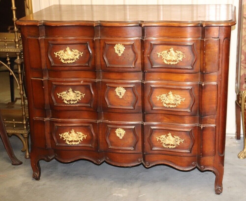 Antique French Provincial Louis XV Style Walnut Commode, Chest of Drawers - Image 2