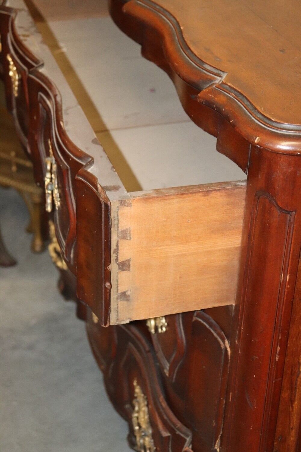 Antique French Provincial Louis XV Style Walnut Commode, Chest of Drawers - Image 7