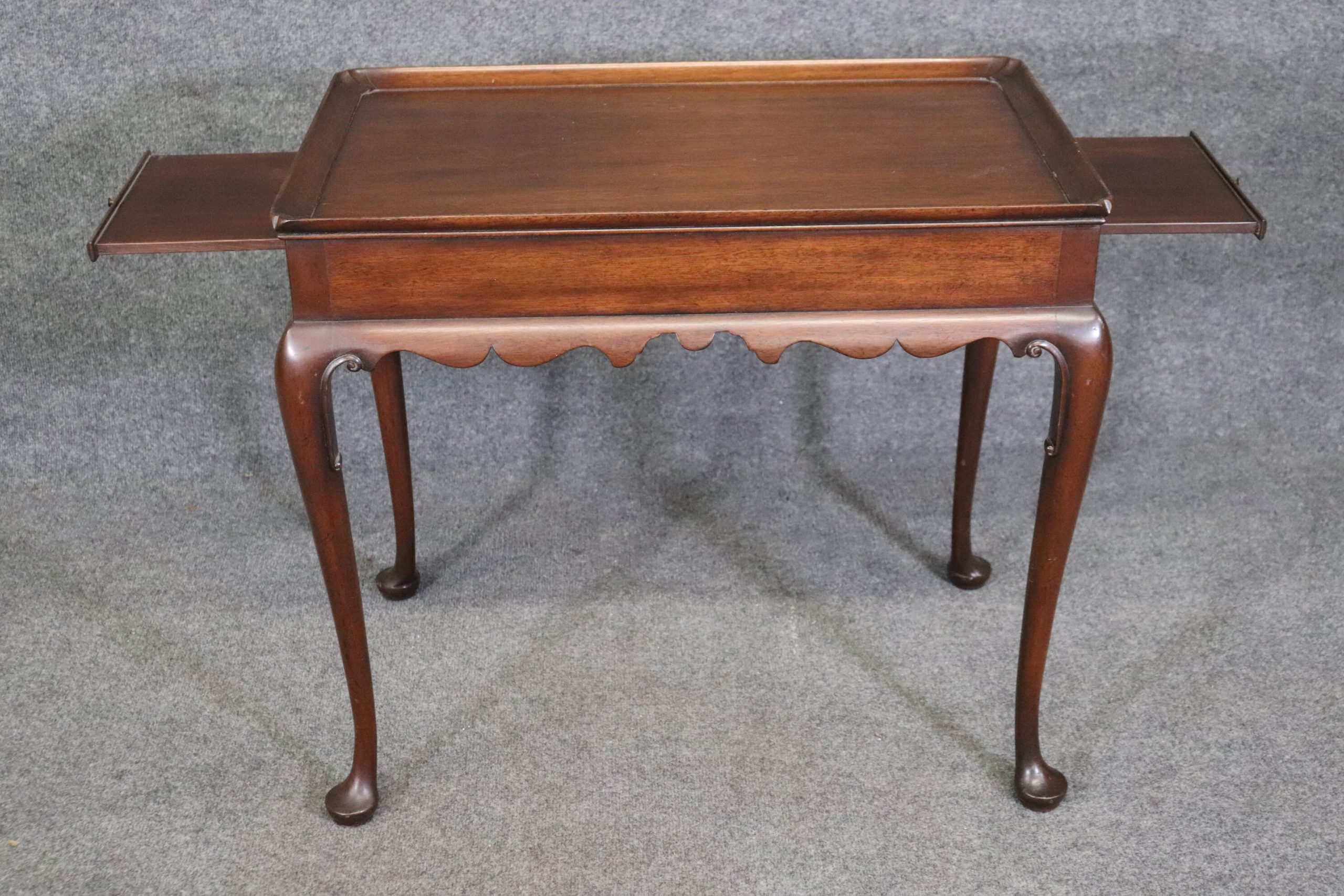 Queen Anne Style Carved Mahogany Tea Table End Table attributed to Kittinger Antiques, Antique Furniture - Image 6