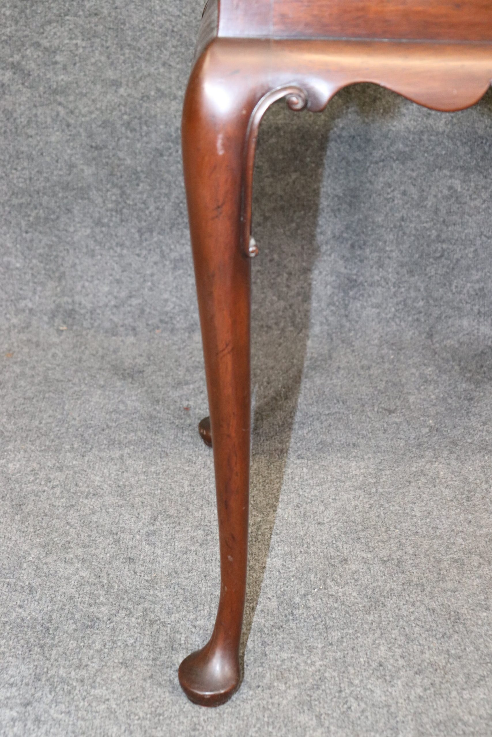 Queen Anne Style Carved Mahogany Tea Table End Table attributed to Kittinger Antiques, Antique Furniture - Image 7