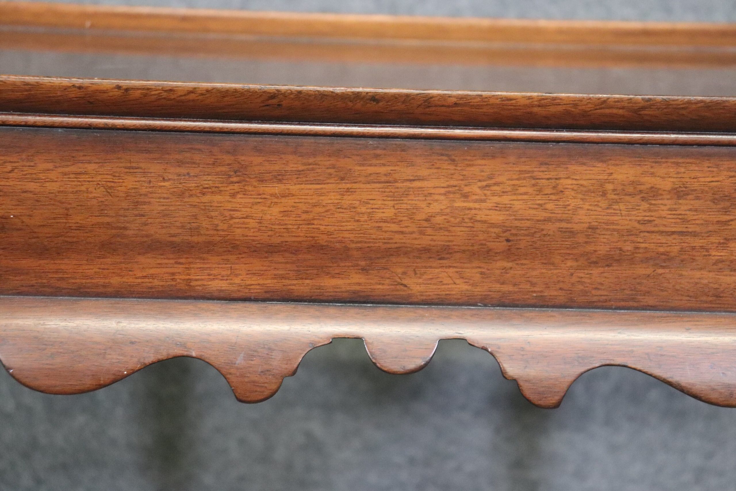 Queen Anne Style Carved Mahogany Tea Table End Table attributed to Kittinger Antiques, Antique Furniture - Image 8