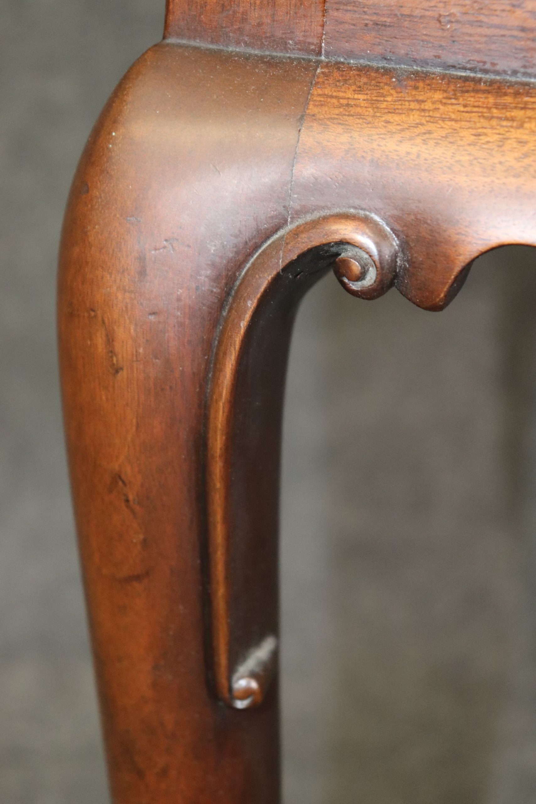 Queen Anne Style Carved Mahogany Tea Table End Table attributed to Kittinger Antiques, Antique Furniture - Image 10