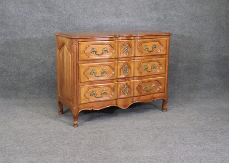 Vintage Louis XV Style Country French Commode circa 1970s, Vintage Decor