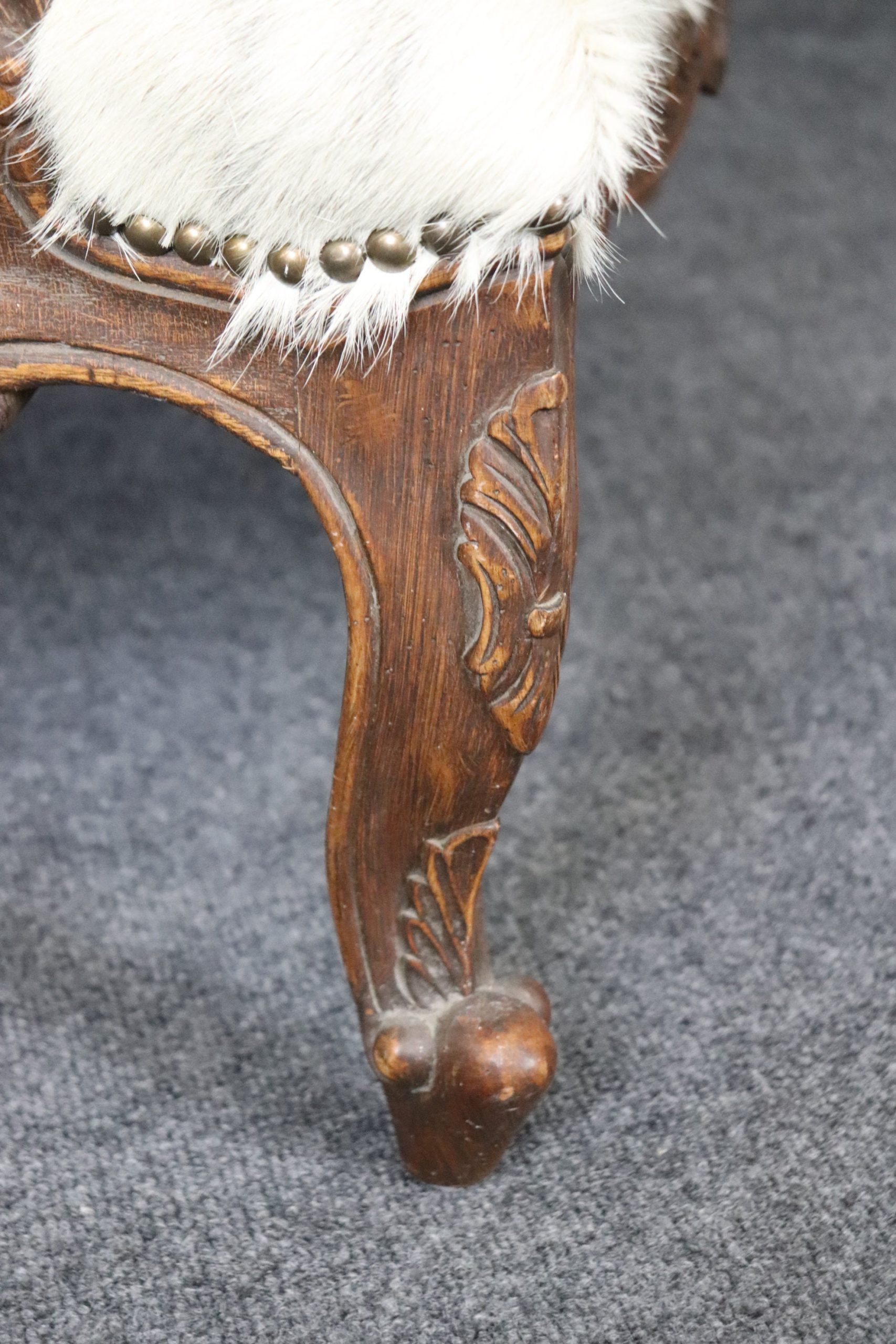 Vintage Pair of Louis XV Style Bergeres with Leather Cushions and Faux Cowhide Upholstery Antique Furniture, Pair Chairs - Image 6