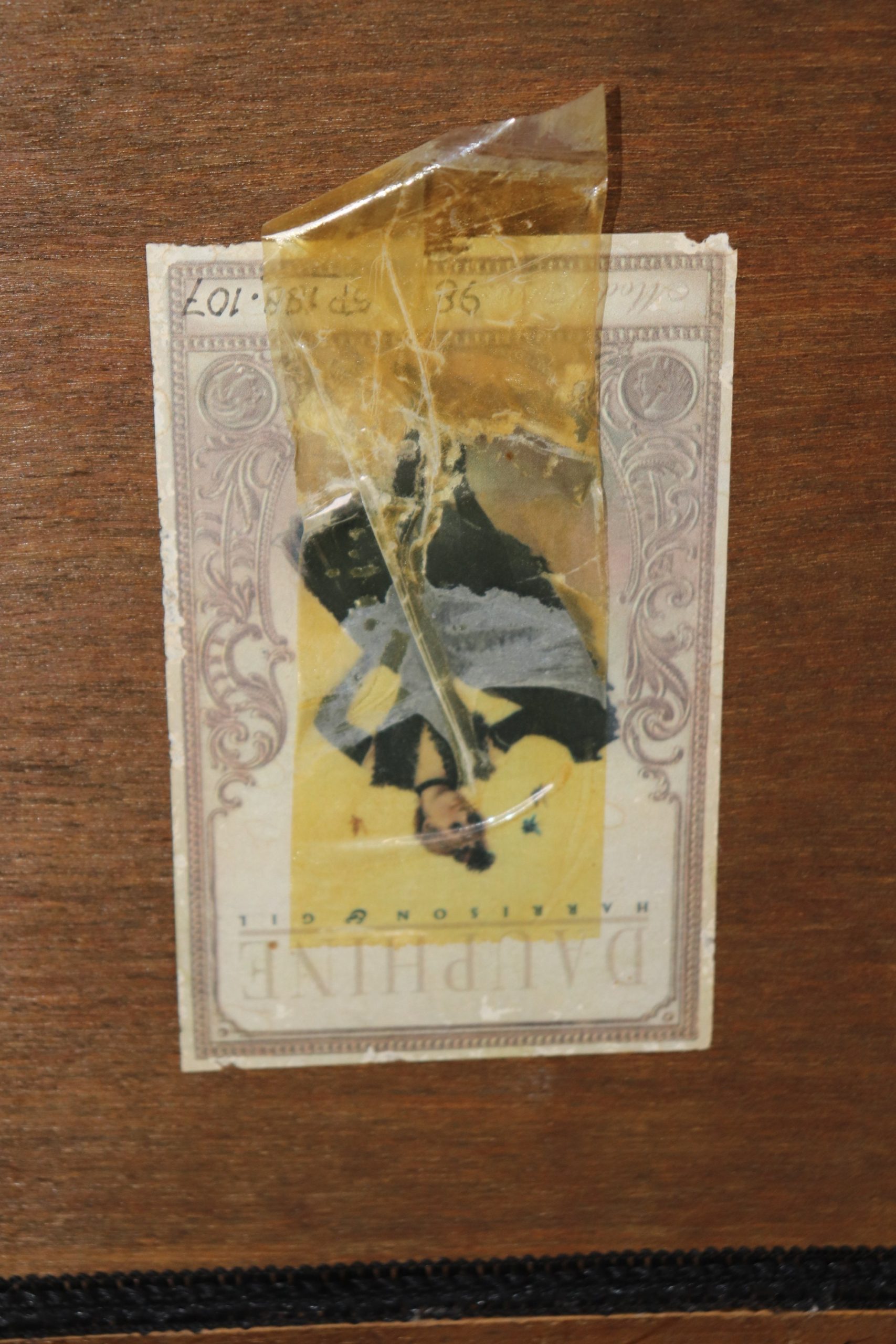 Vintage Dauphine Regency Style Carved Distressed Gilt Wall Hanging Mirror, Accent Mirror - Image 9