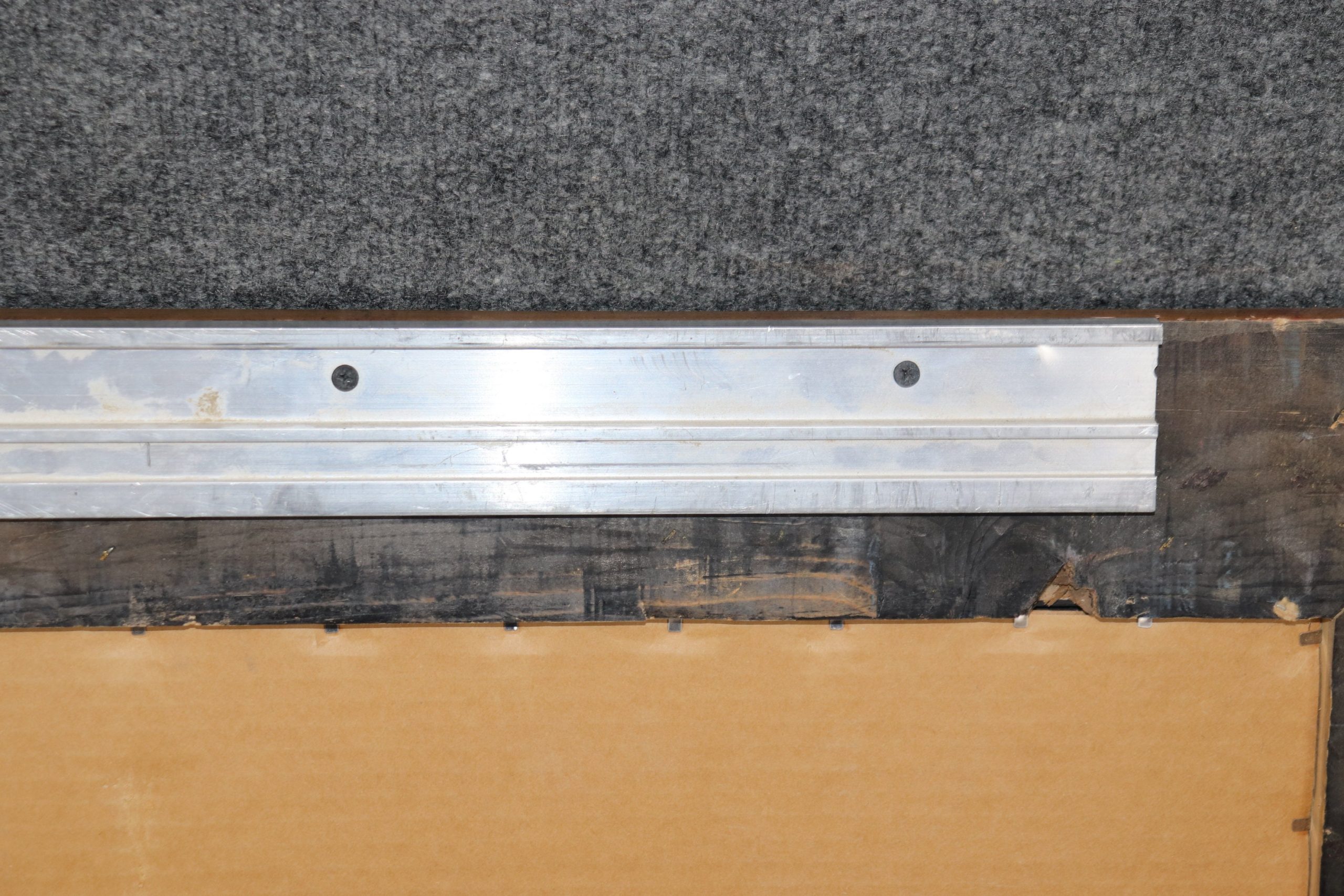 Vintage Mid Century Distressed Gilt Rectangular Floral Wall Hanging Mirror circa 1960s, Accent Mirror - Image 4