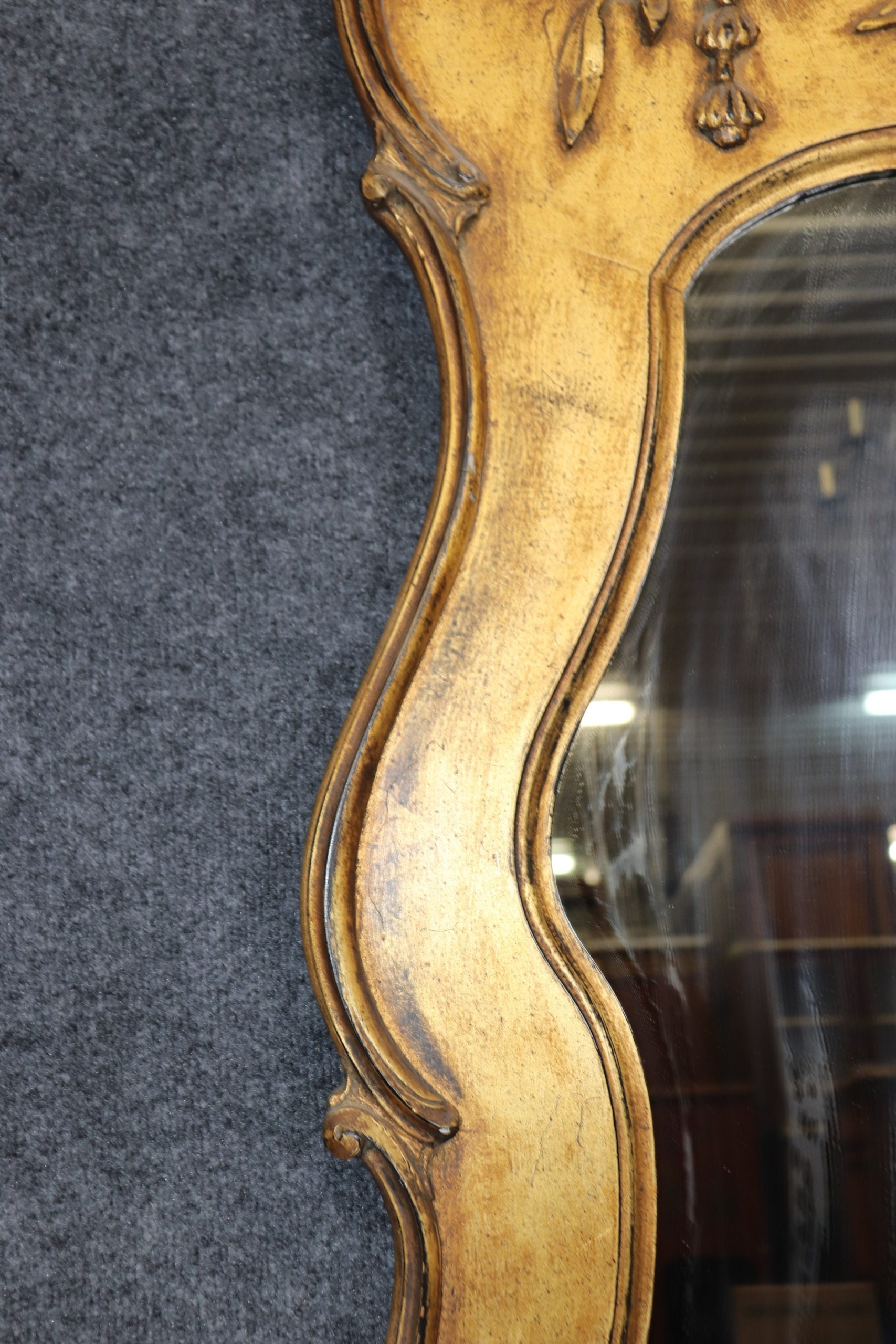 Regency Style Carved Gold Gilt Wall Hanging Mirror, Accent Mirror - Image 4