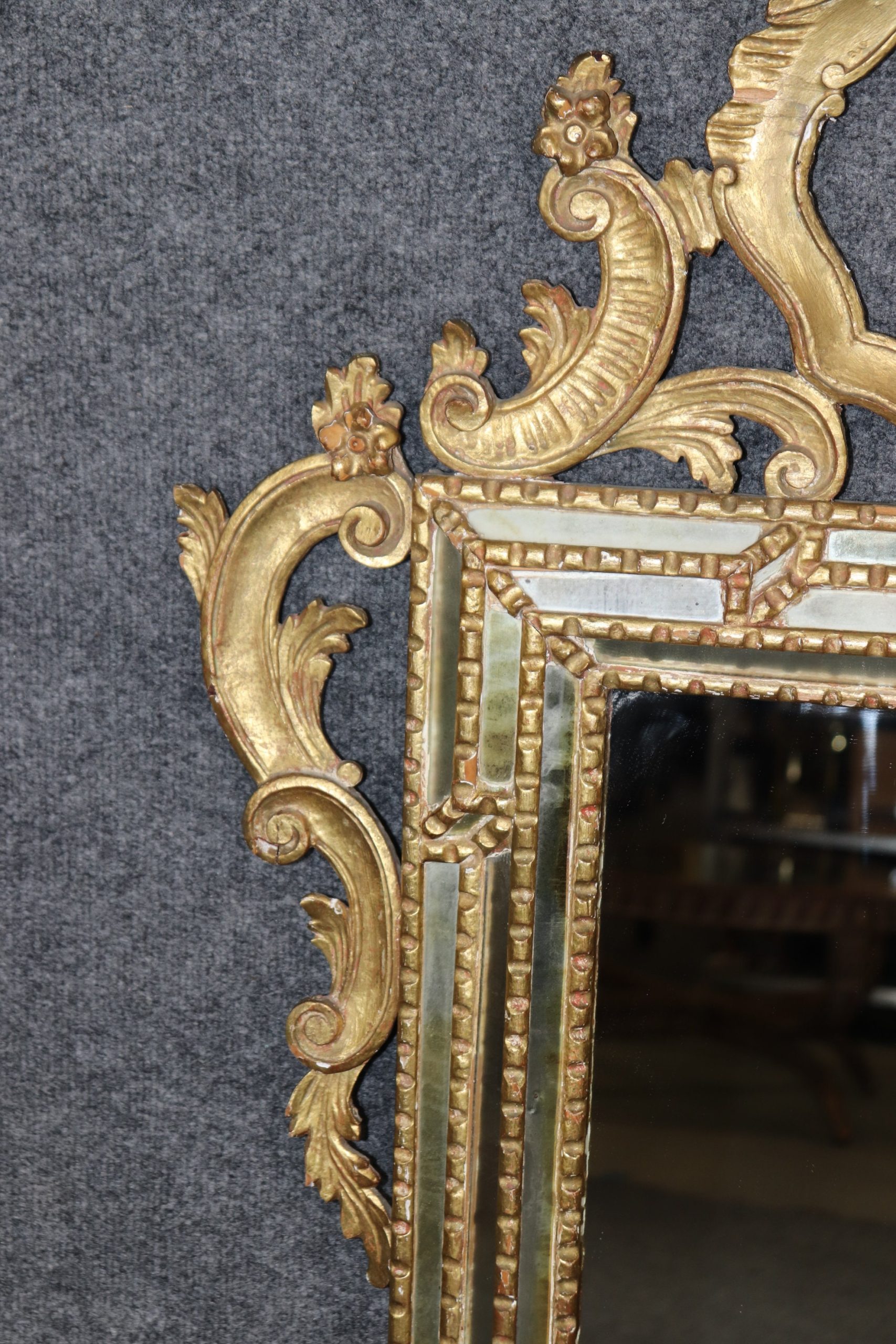 Antique 19th Century Italian Carved Gold Gilt Wall Hanging Mirror, Accent Mirror - Image 4