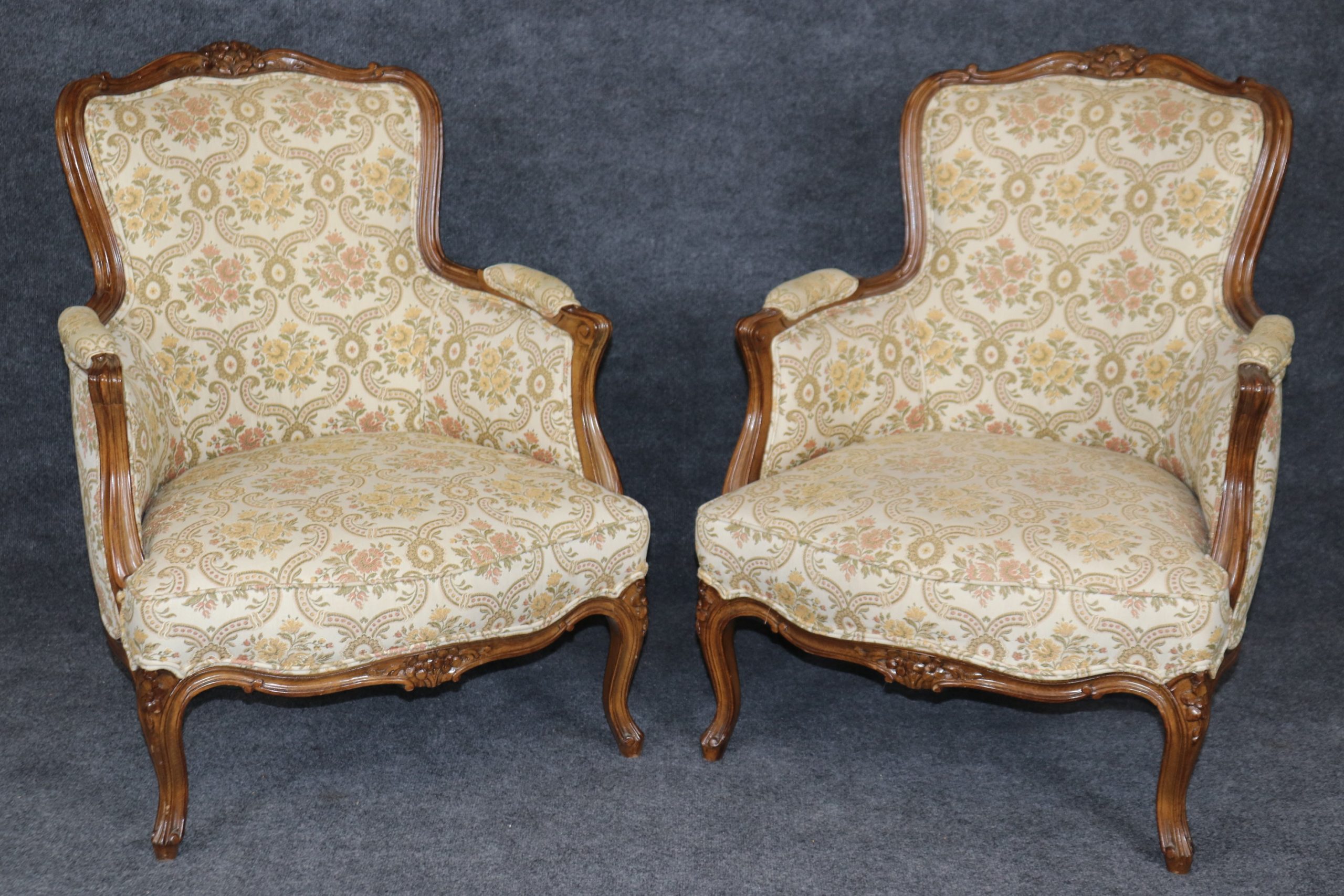 Vintage Louis XV Style Armchairs: Floral Upholstered Bergeres, Pair - Image 2