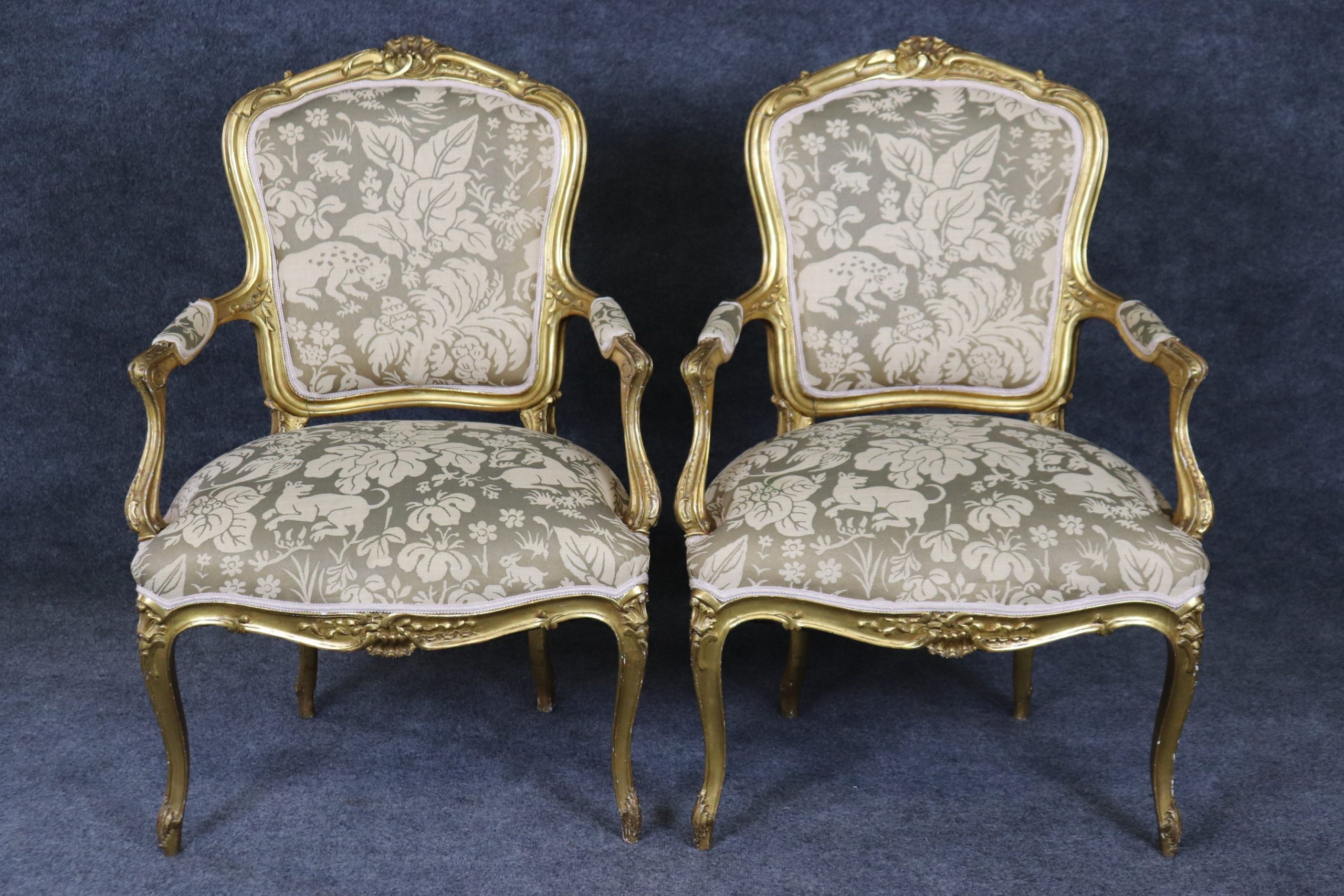 Vintage Louis XV Style Armchairs: Carved Gold Gilt Accent Chairs - Image 2