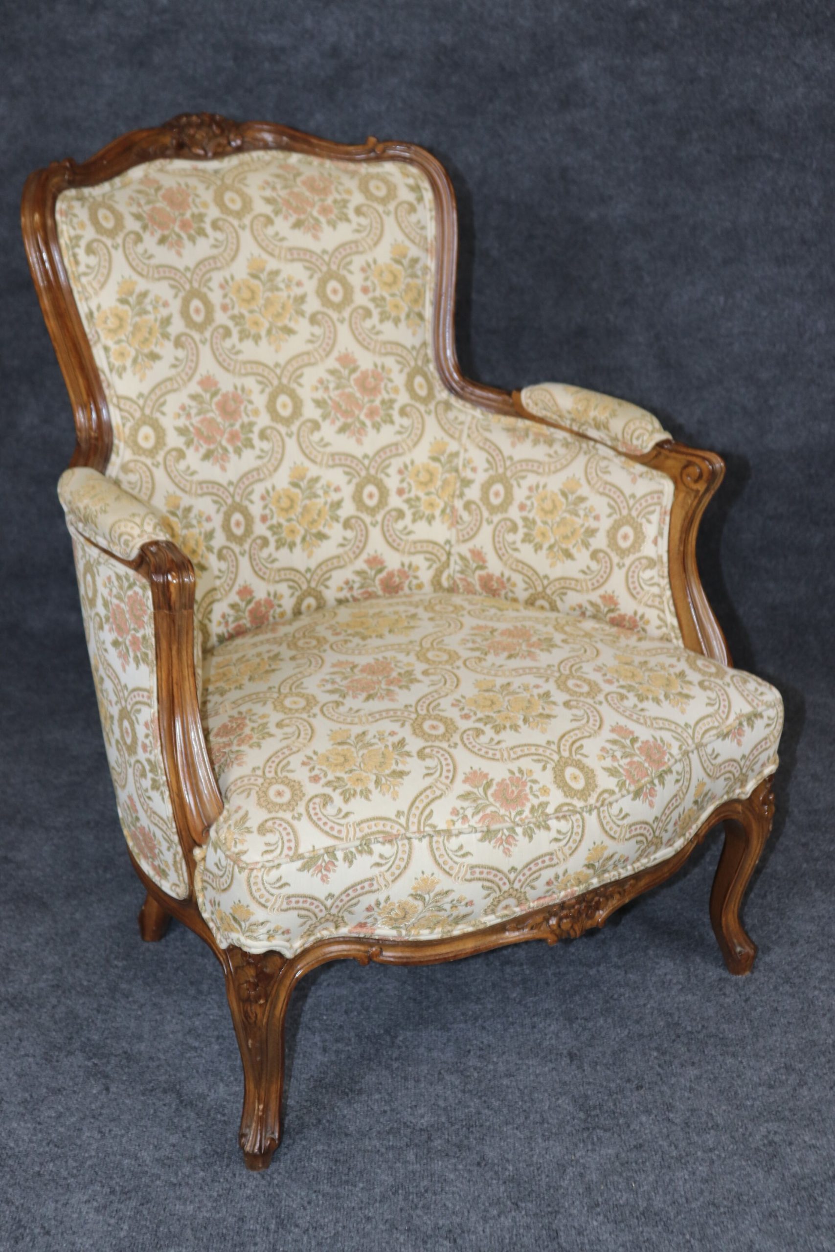 Vintage Louis XV Style Armchairs: Floral Upholstered Bergeres, Pair - Image 7
