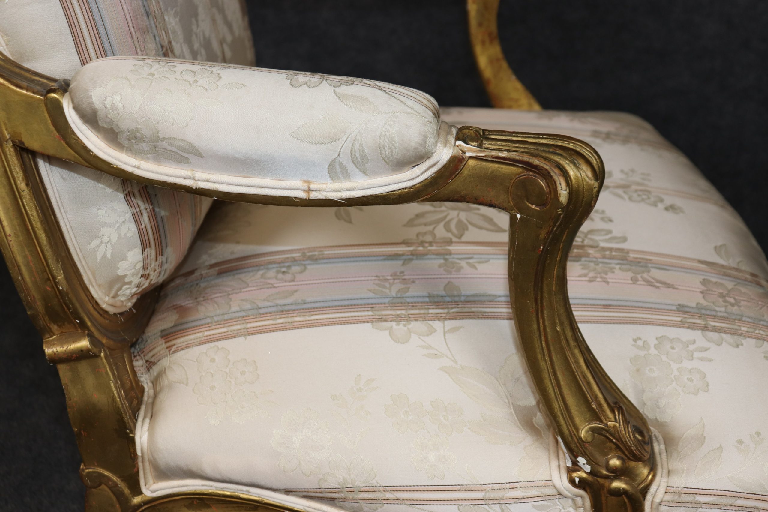 Antique Pair of French Louis XV Style Carved Gold Gilt Bergeres, Armchairs - Image 7