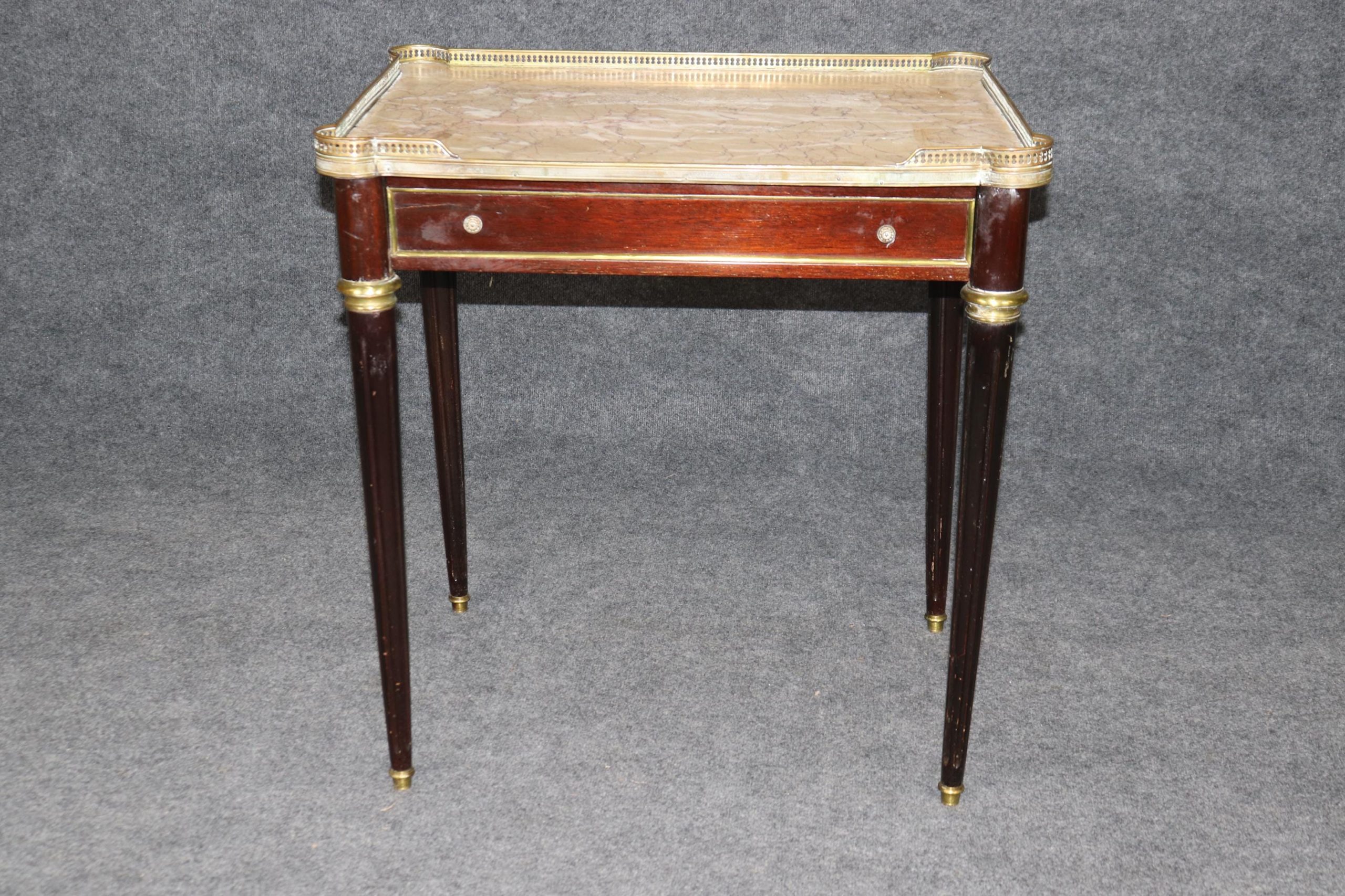 Vintage French Louis XVI Marble Top Side Table: Brass Accent End Table - Image 2