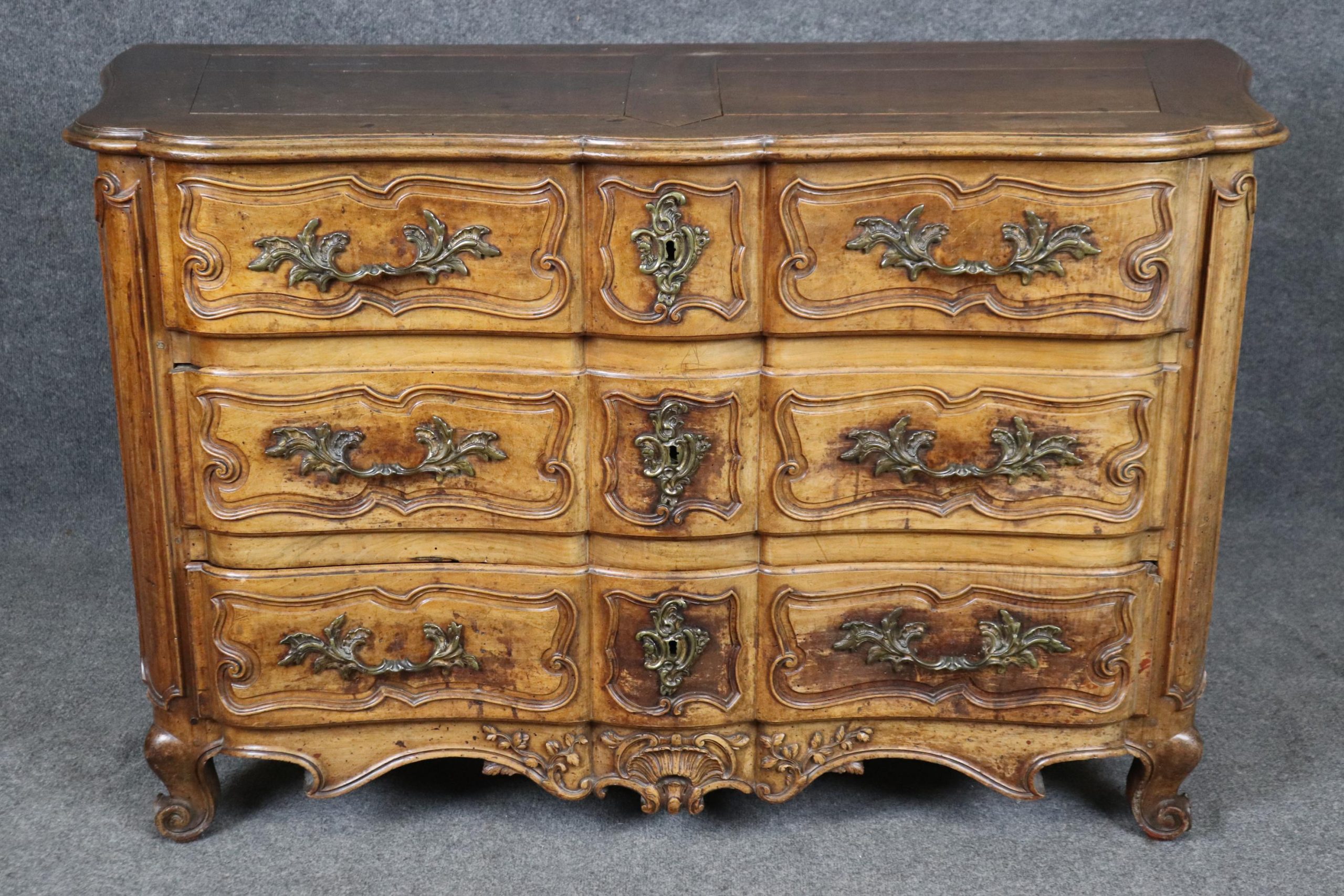 Antique French Louis XV Style Commode: 18th Century Walnut Chest of Drawers - Image 2