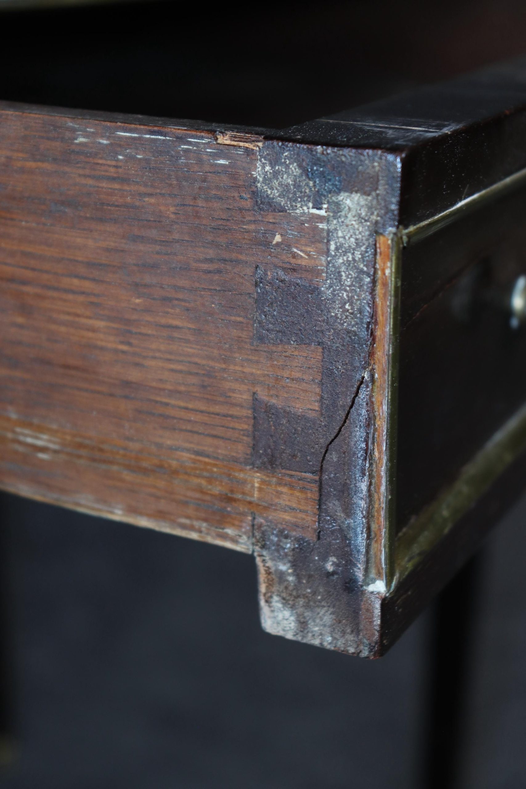 Vintage French Louis XVI Marble Top Side Table: Brass Accent End Table - Image 5