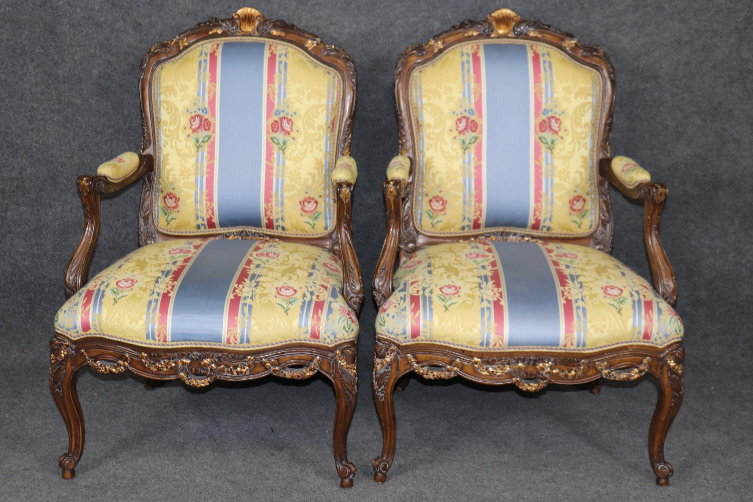 Vintage Louis XV Style Armchairs: Floral Upholstery, Gilt Accents - Image 2