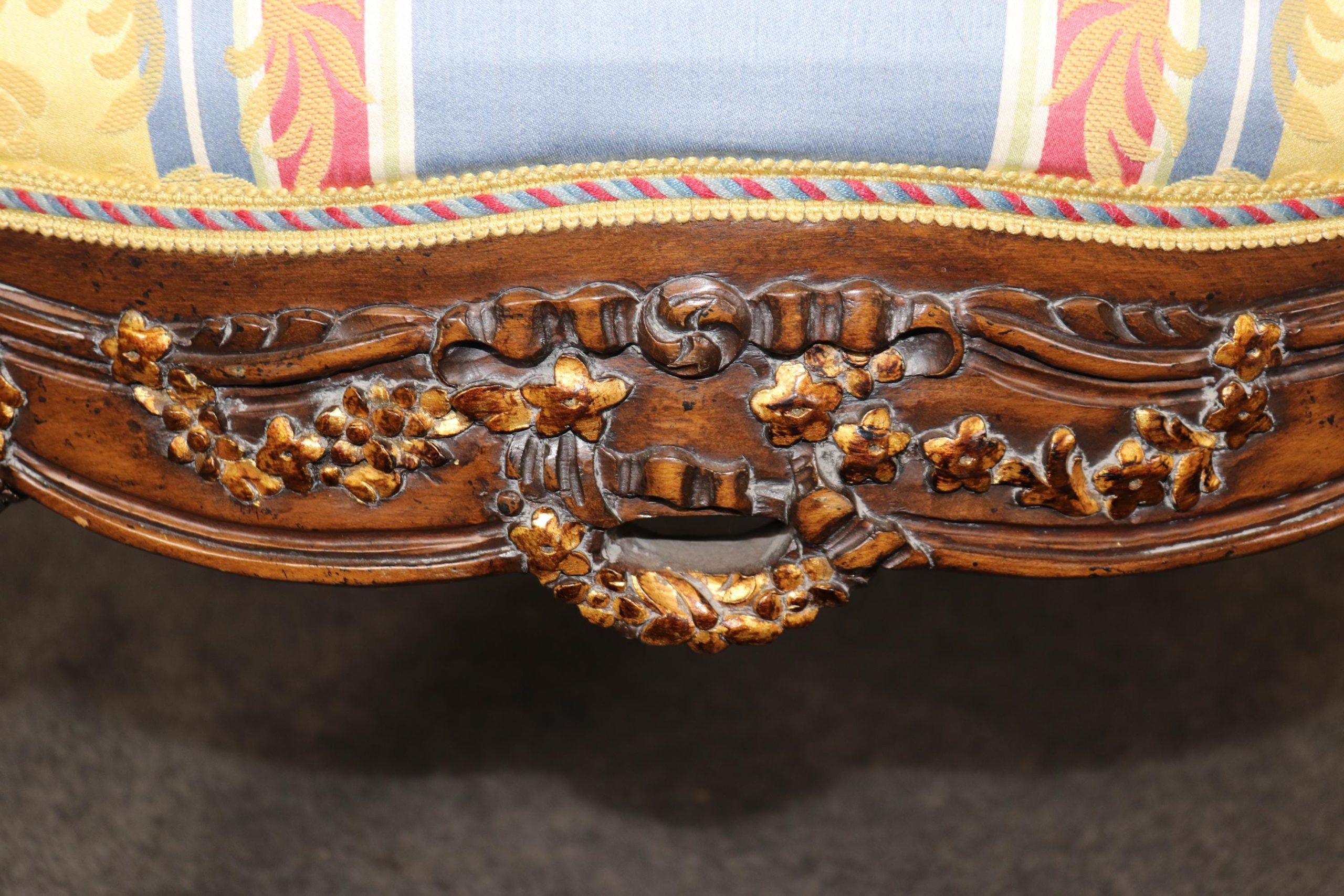 Vintage Louis XV Style Armchairs: Floral Upholstery, Gilt Accents - Image 8