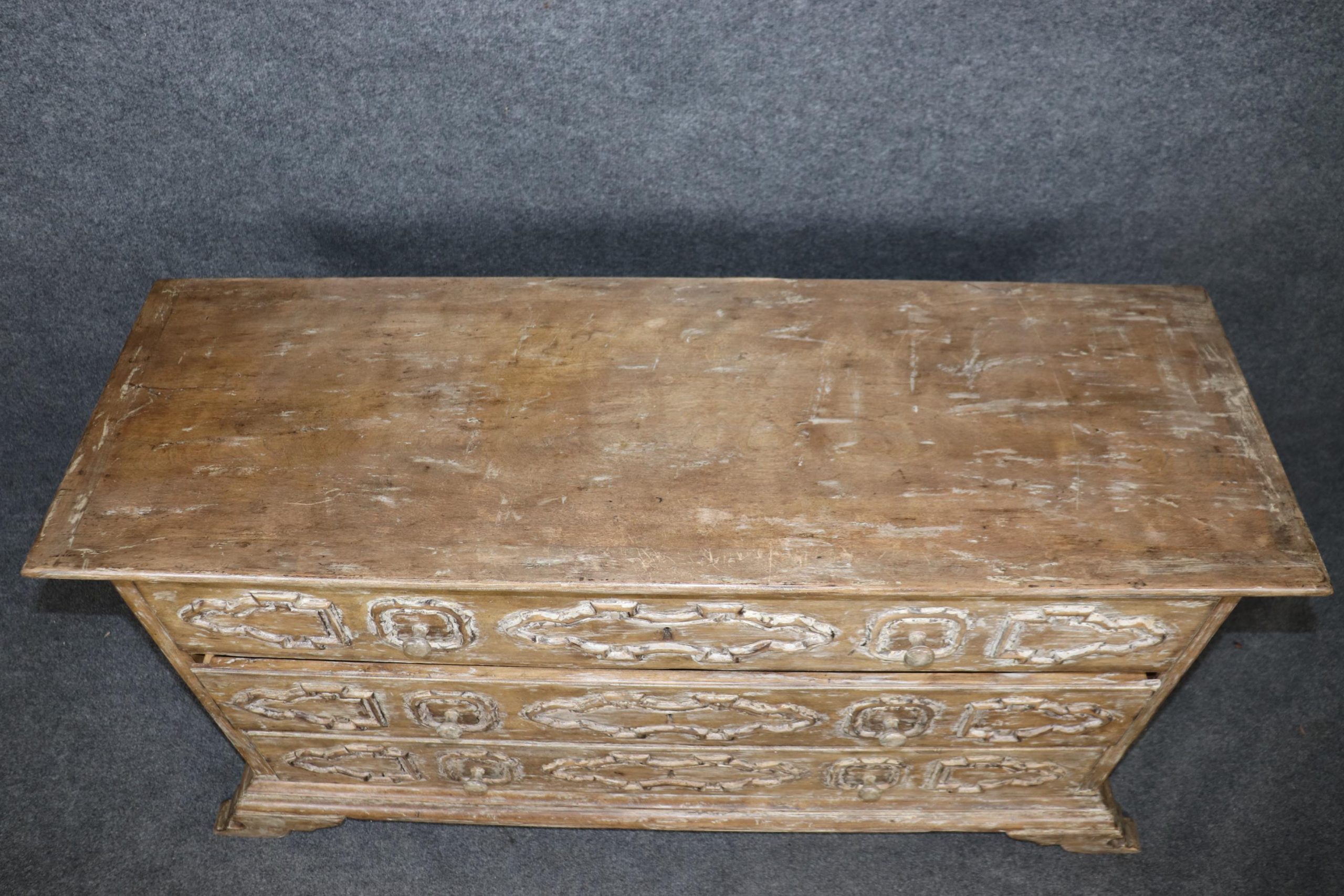 Vintage Distressed Continental 3-Drawer Commode: MCM Dresser - Image 5