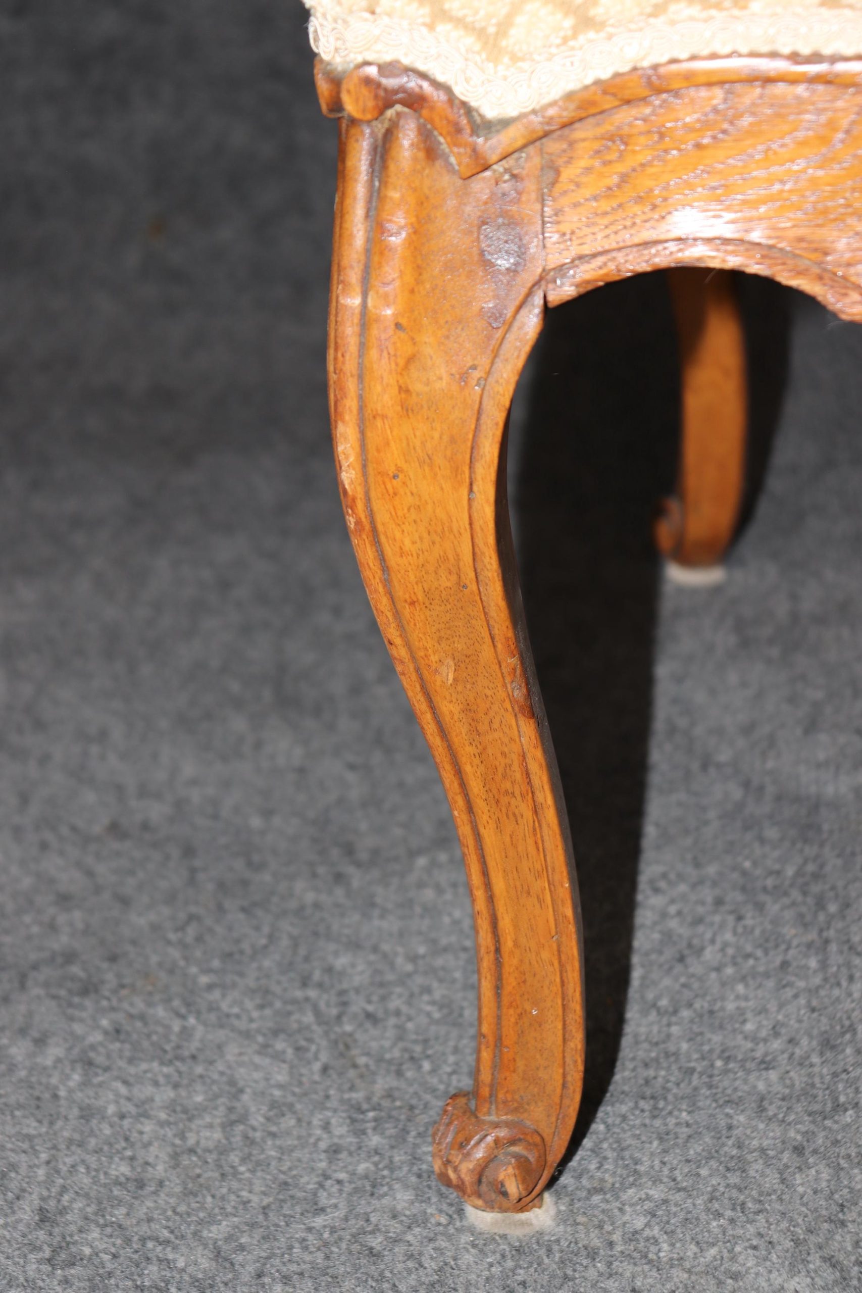 Vintage French Louis XV Style Oak Chairs: Upholstered Accent Pair - Image 8