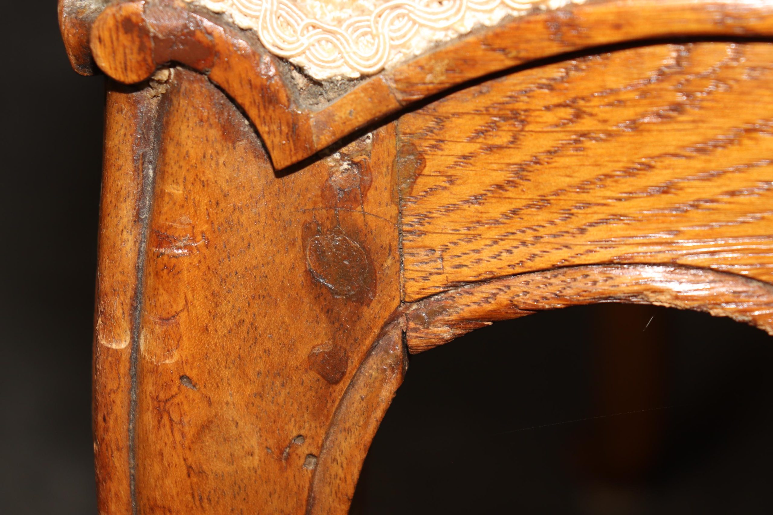 Vintage French Louis XV Style Oak Chairs: Upholstered Accent Pair - Image 9