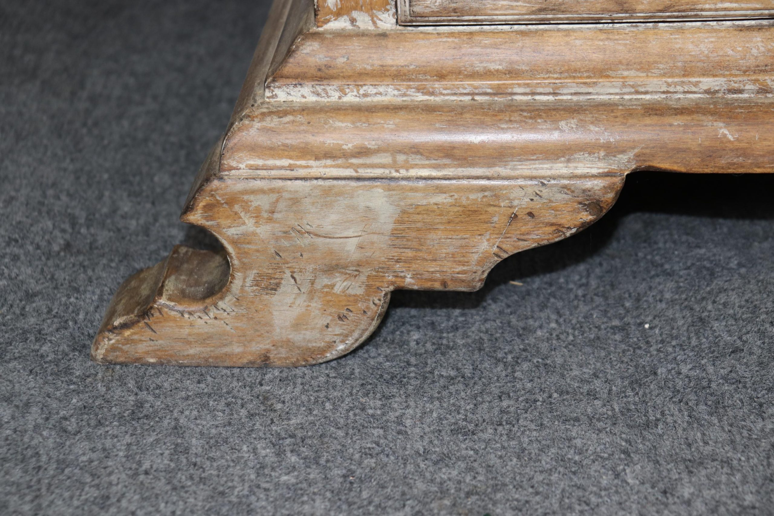 Vintage Distressed Continental 3-Drawer Commode: MCM Dresser - Image 6