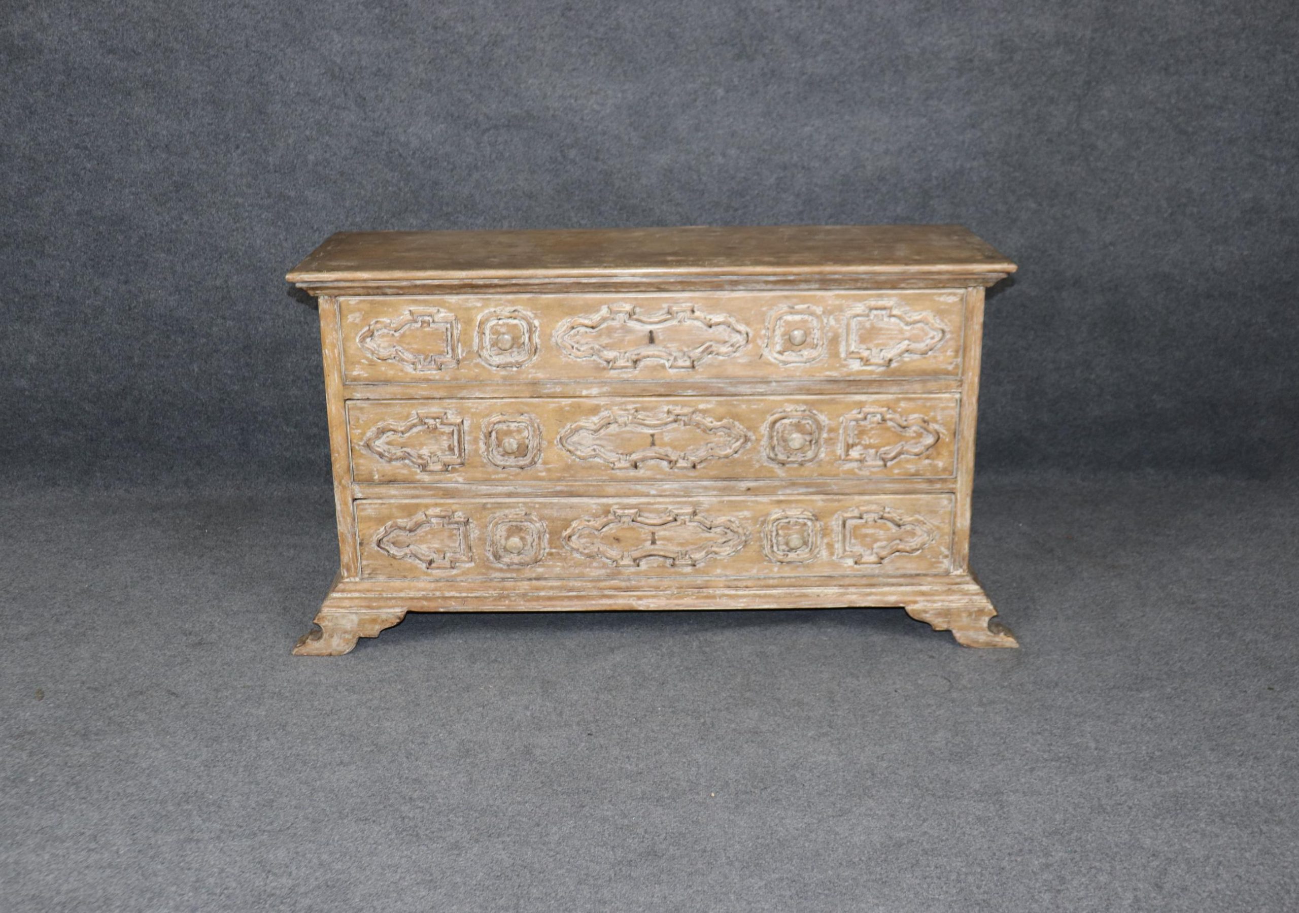 Vintage Distressed Continental 3-Drawer Commode: MCM Dresser