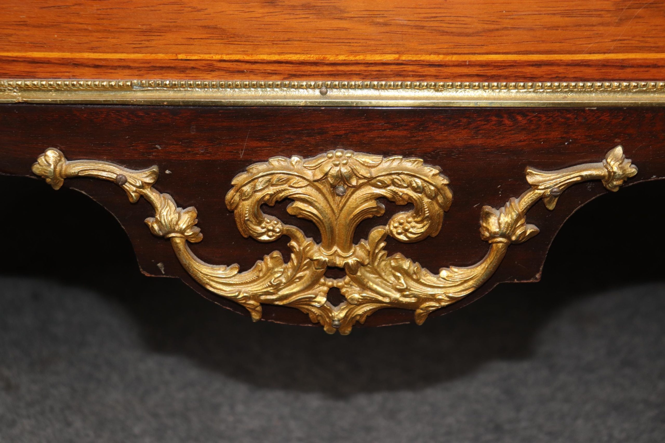 Louis XV Style Marble Top Commode: Vintage Brass Mounted Chest - Image 8