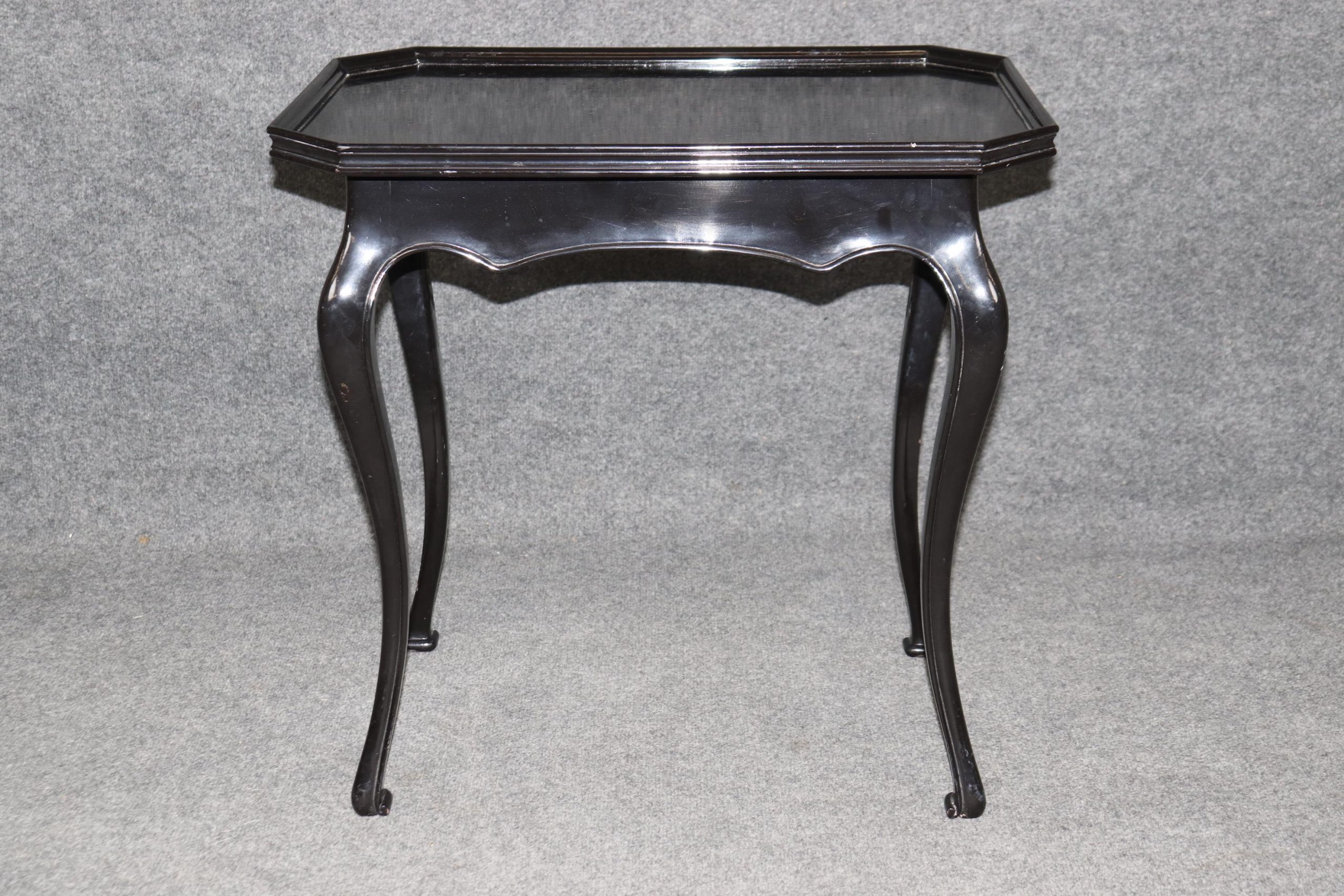 Vintage Regency Style Ebonized Black Lacquer End Table (1940s) - Image 2