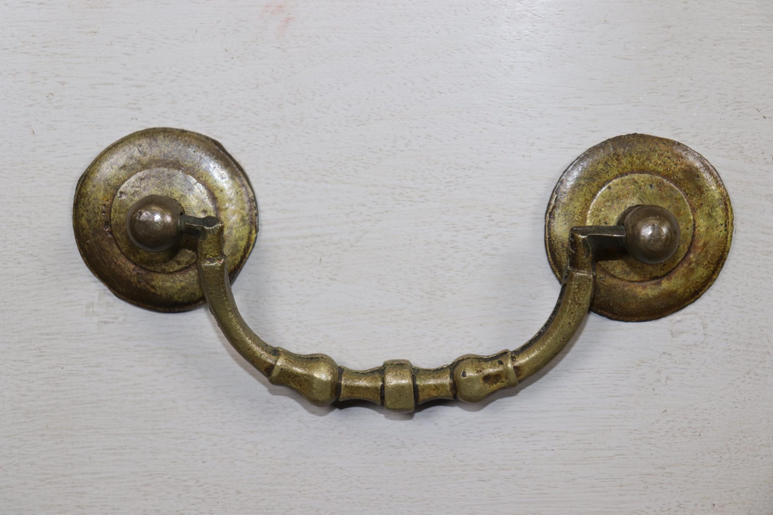 Antique Regency Style Creme Commode: 3-Drawer Chest, Brass Hardware - Image 7