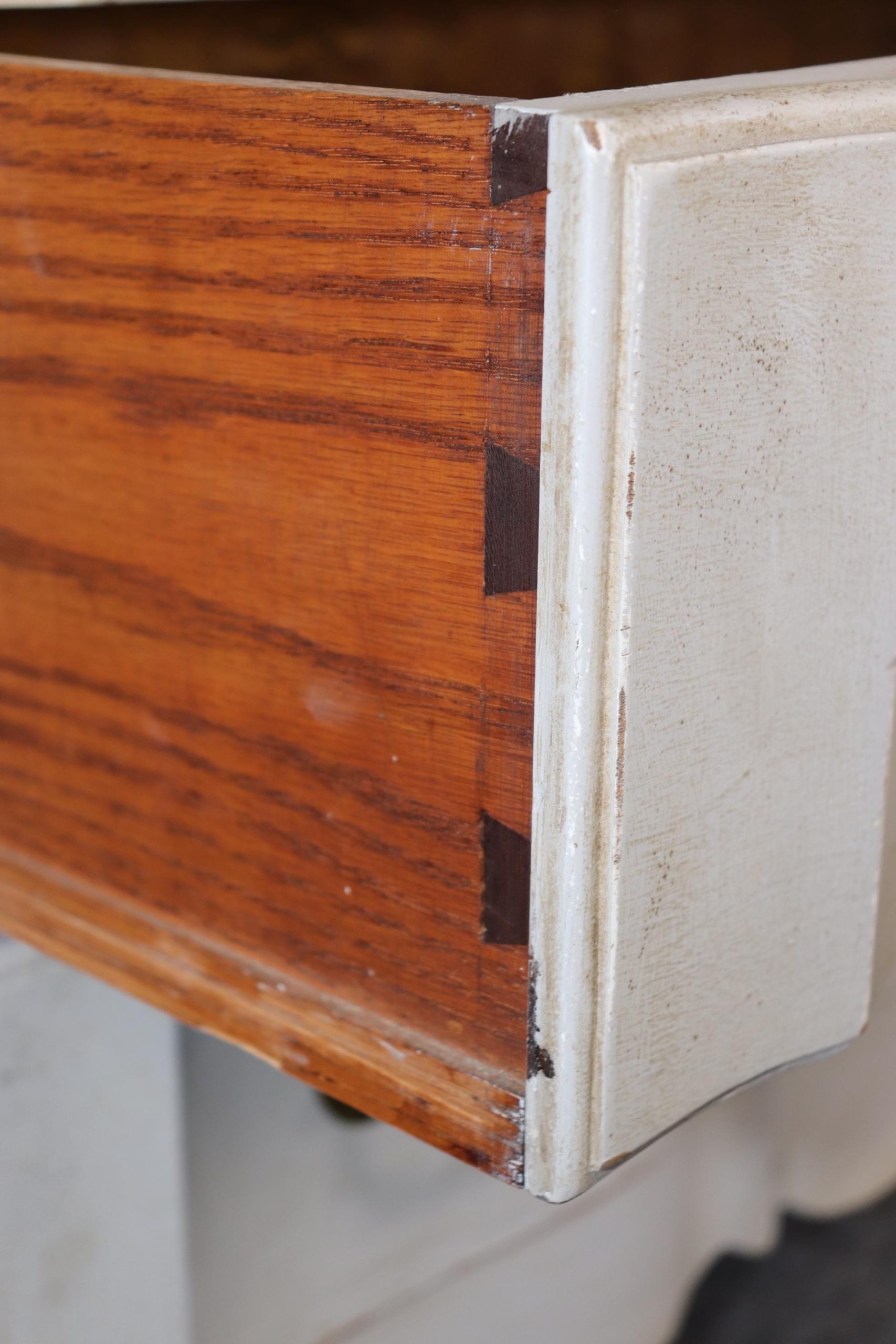 Antique Regency Style Creme Commode: 3-Drawer Chest, Brass Hardware - Image 8