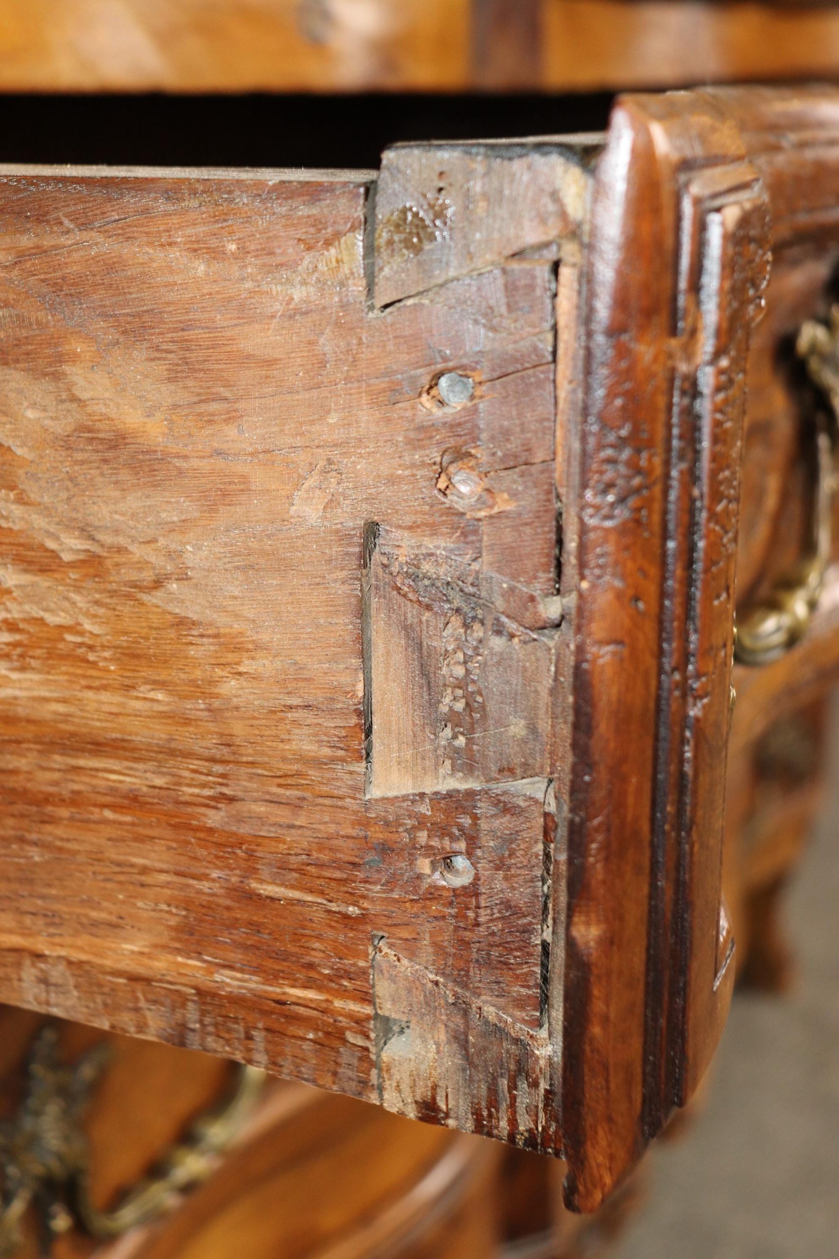 Antique French Louis XV Style Commode: 18th Century 3-Drawer Chest - Image 10