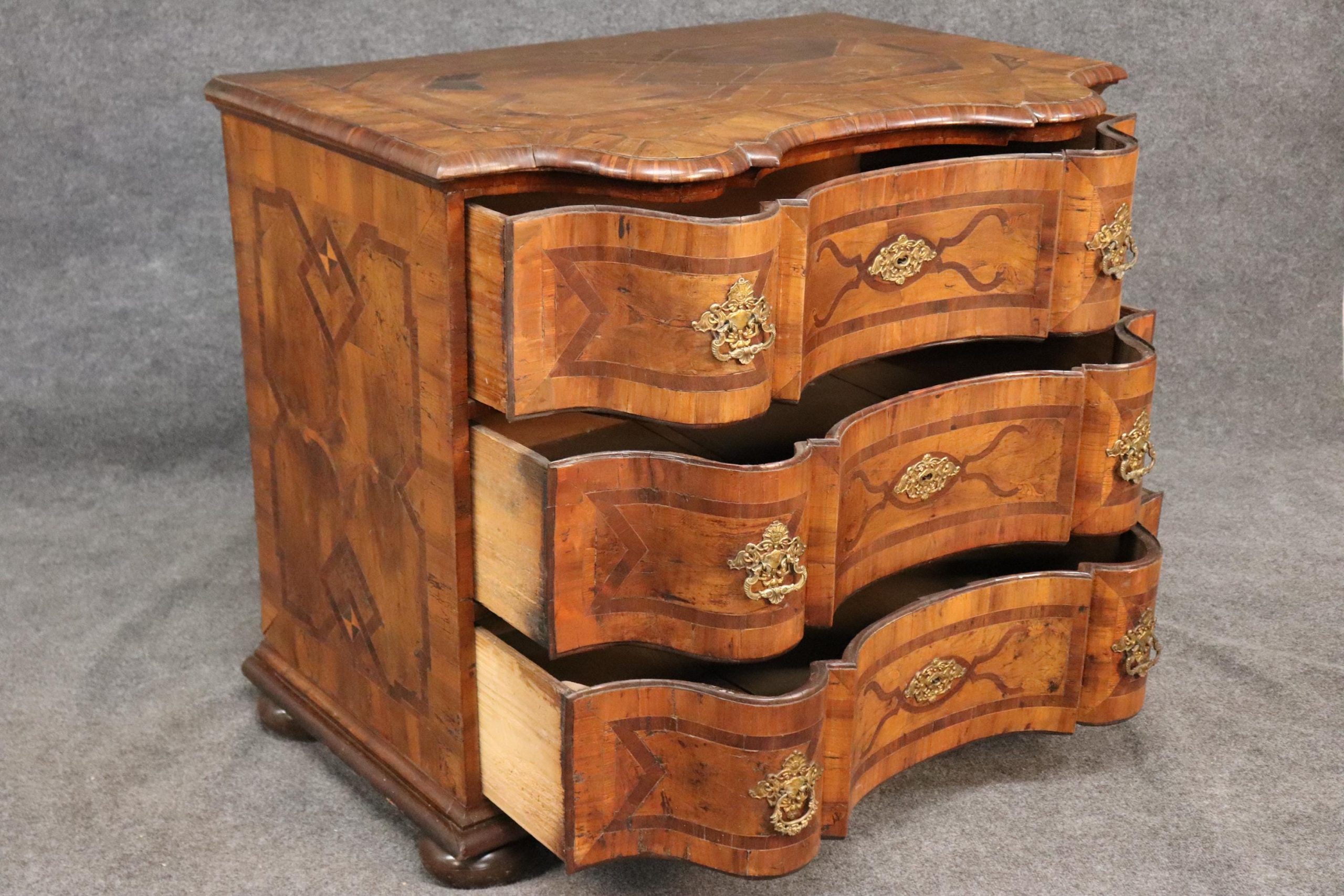 Antique Italian Rococo Inlaid Commode: 18th Century Walnut Chest - Image 5