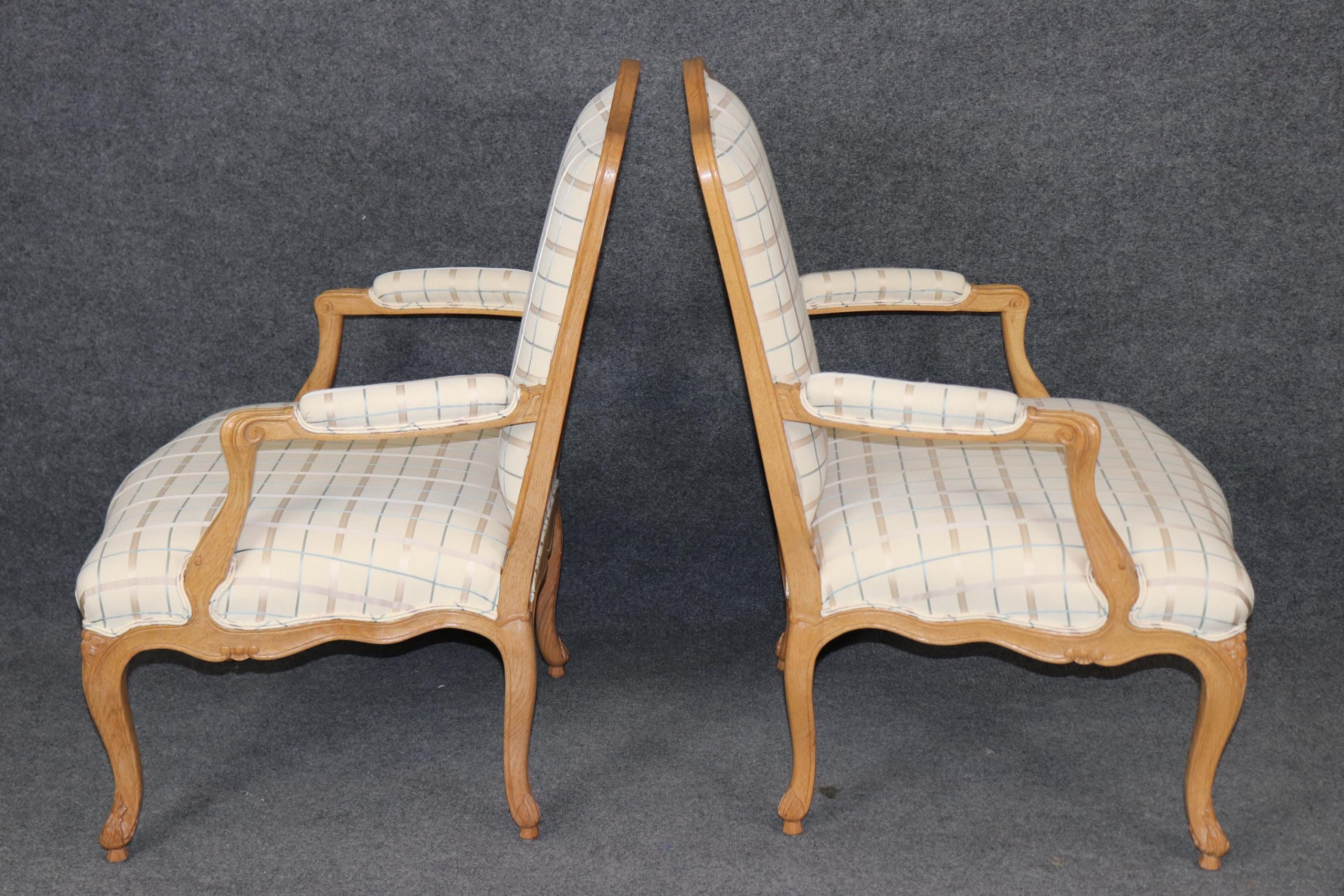 Mid Century Louis XV Style Bergere Armchairs: Accent Lounge Chairs, Pair - Image 3
