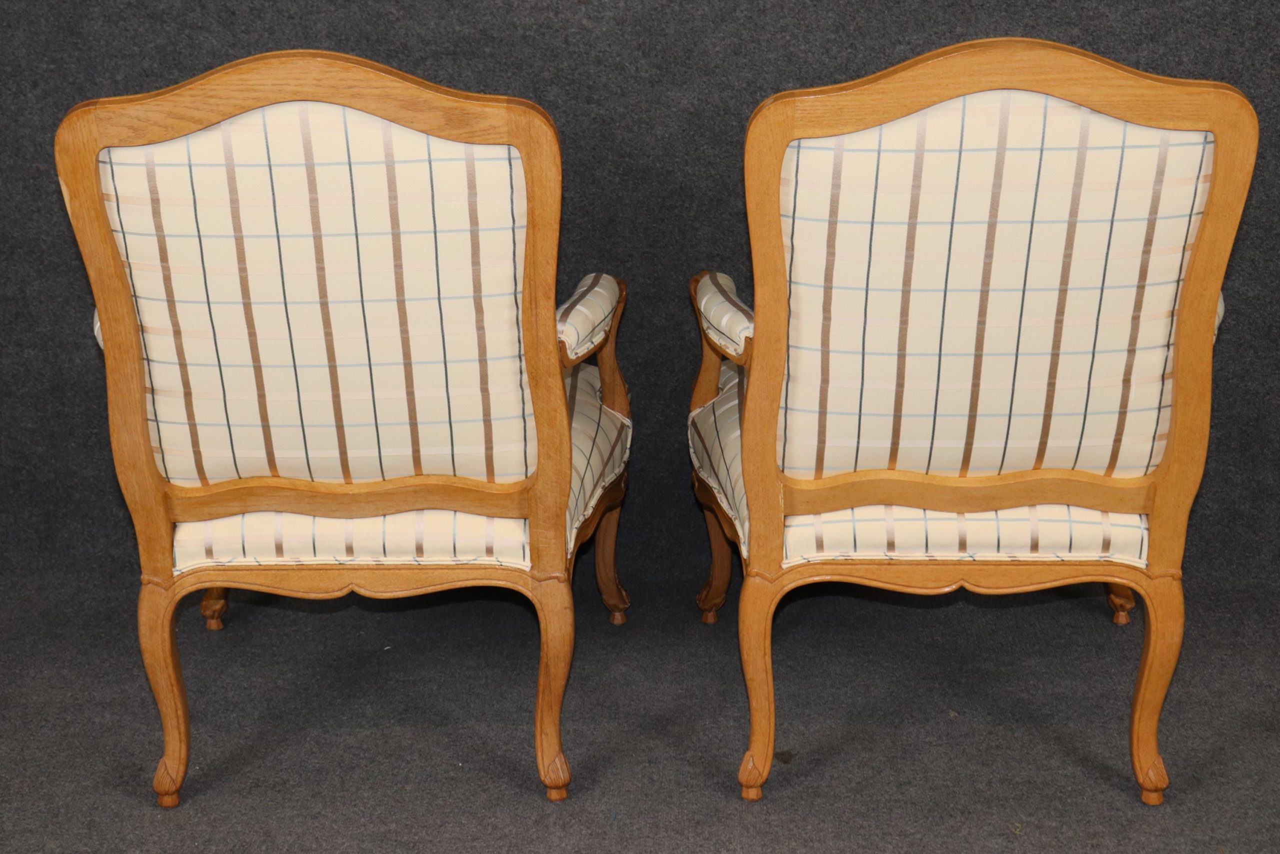 Mid Century Louis XV Style Bergere Armchairs: Accent Lounge Chairs, Pair - Image 4