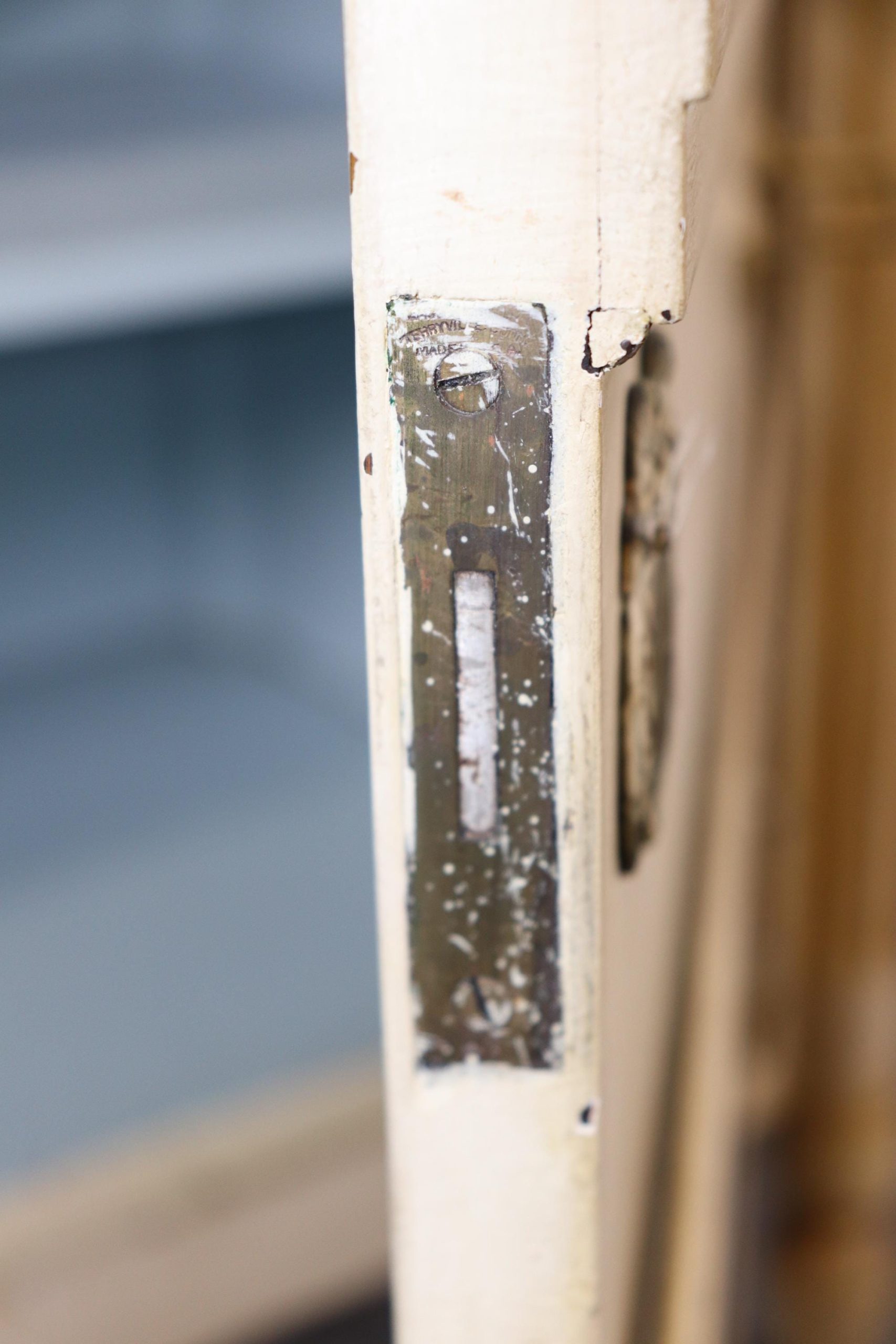 Vintage Louis XVI Directoire Style Creme Paint Decorated Marble Top Commode, Cabinet - Image 10