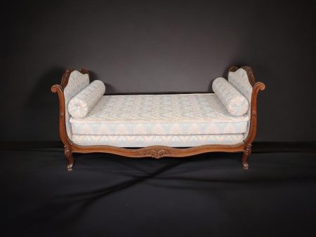 Antique 19th Century Louis XV Style Carved Daybed, Bed