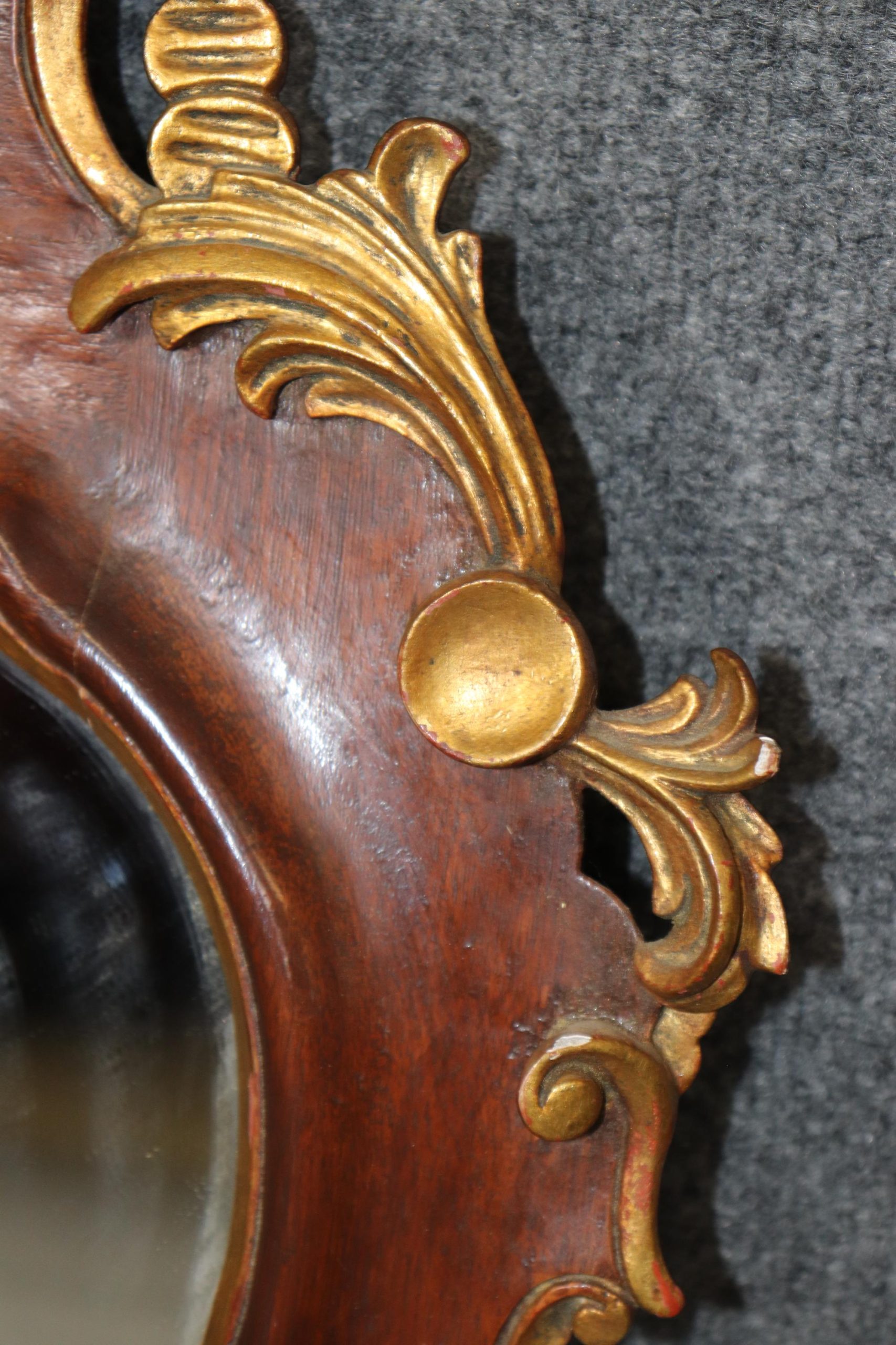 Antique Rococo Gilt Wood Mirror: Italian Carved Wall Decor - Image 7