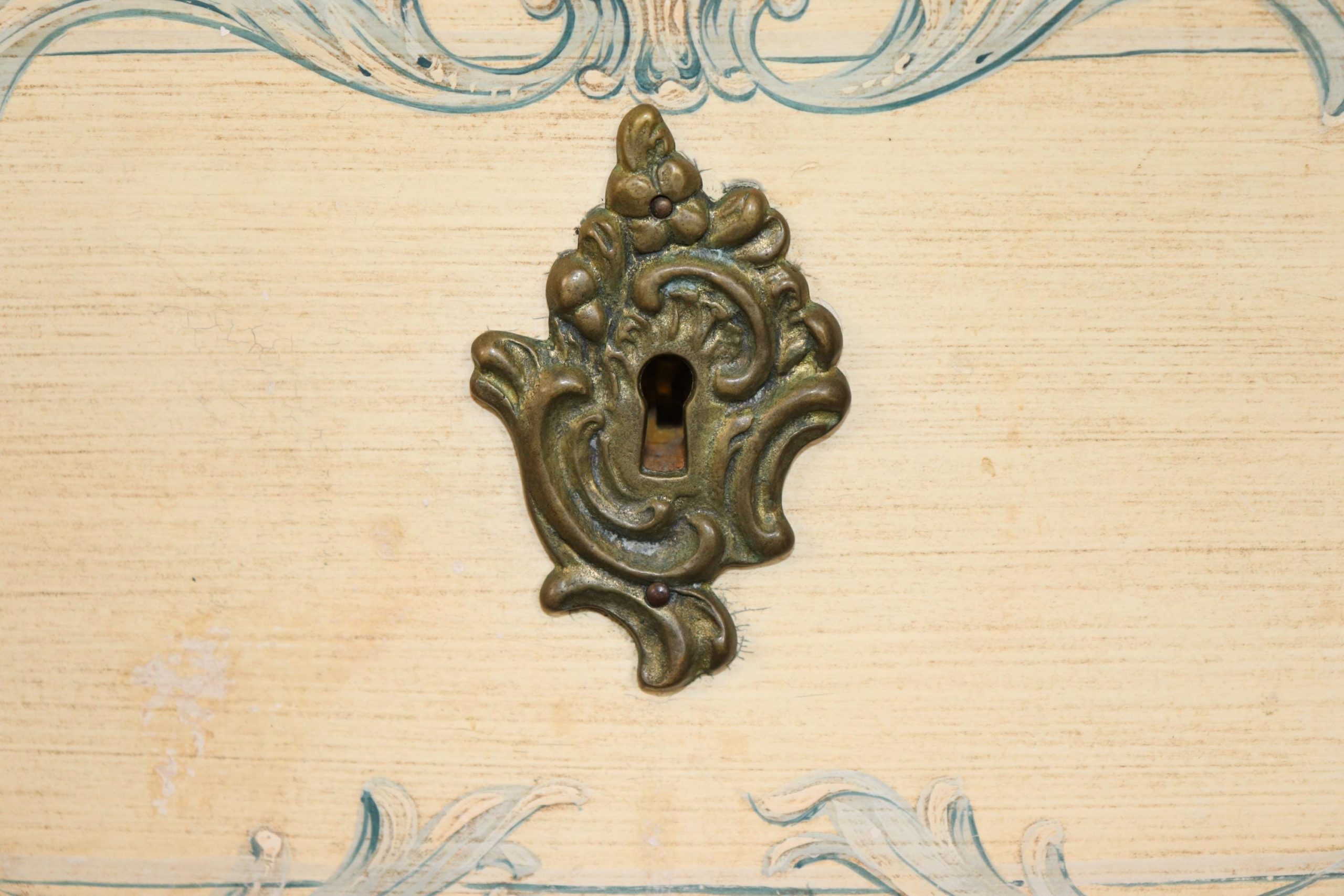 Mid Century Pair of Venetian Style Paint Decorated Portoro Marble Top Commodes by John Widdicomb, Dressers - Image 9